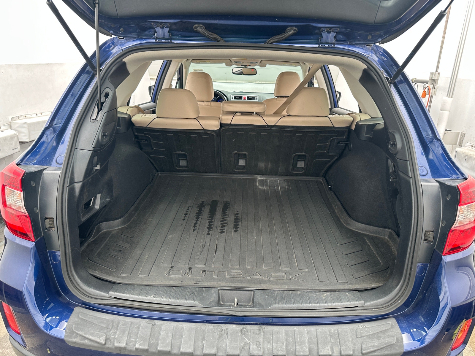 Thumbnail: 2016 Subaru Outback - 6