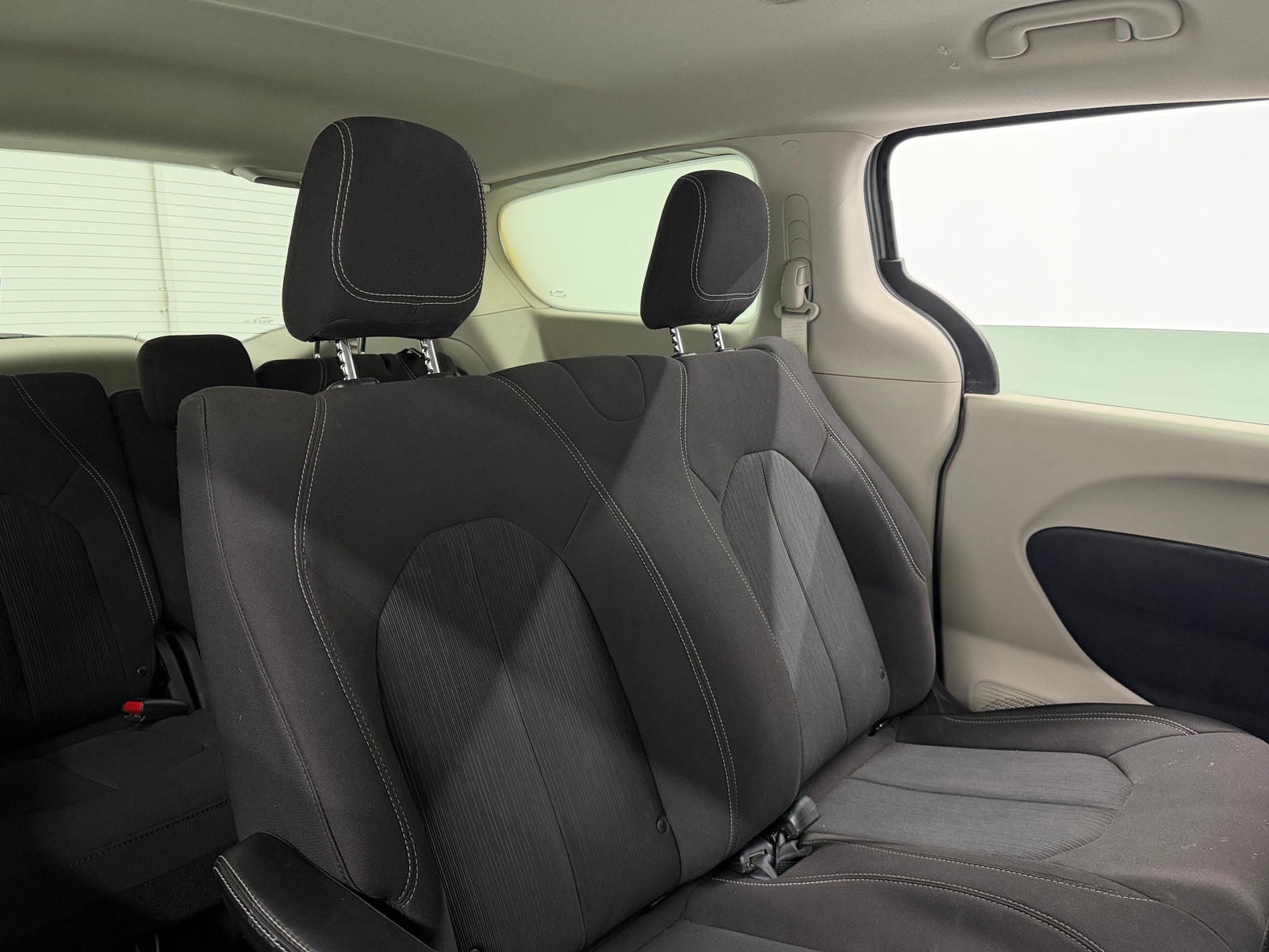 Thumbnail: 2021 Chrysler Voyager - 6