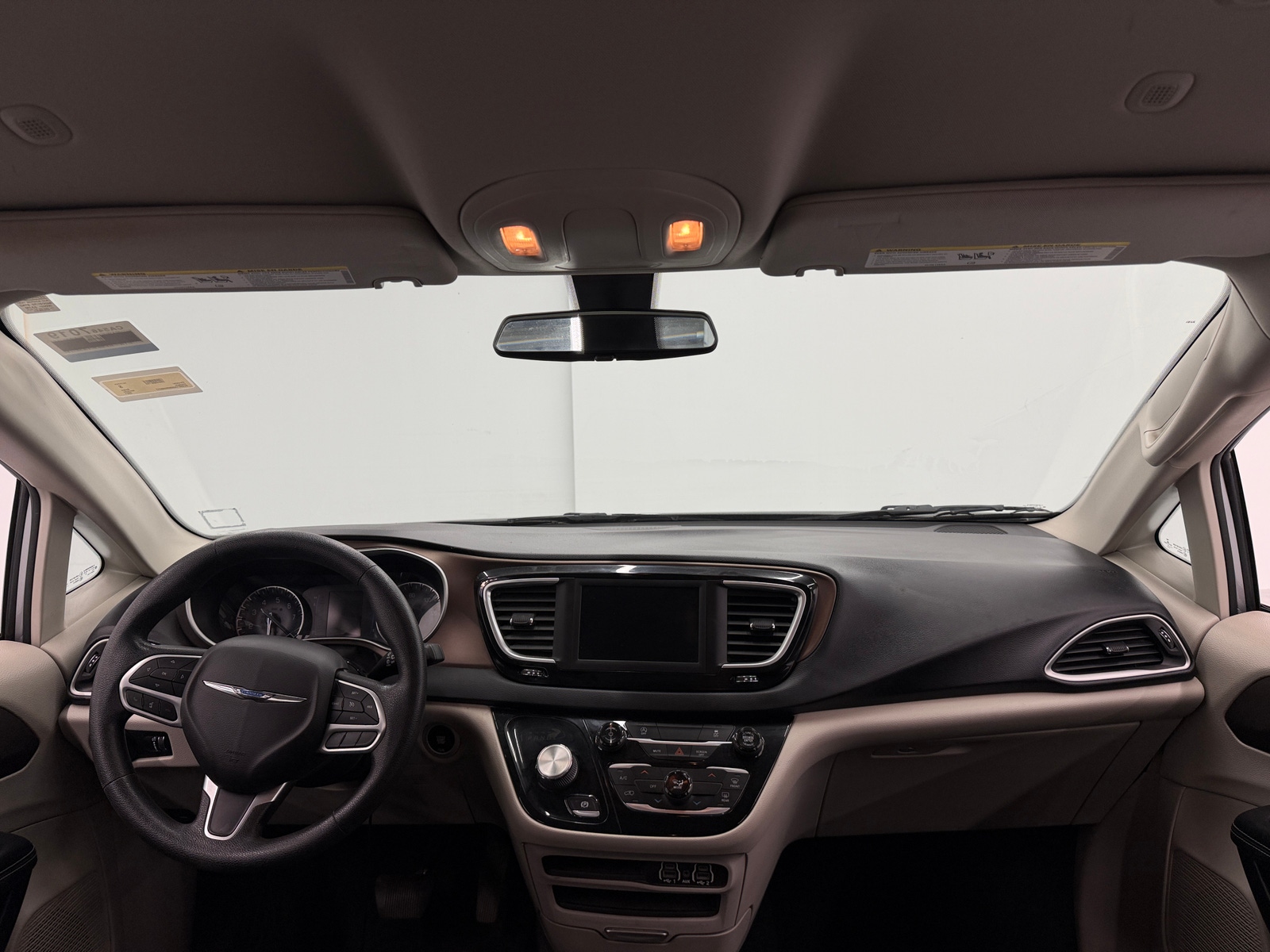 Thumbnail: 2021 Chrysler Voyager - 3