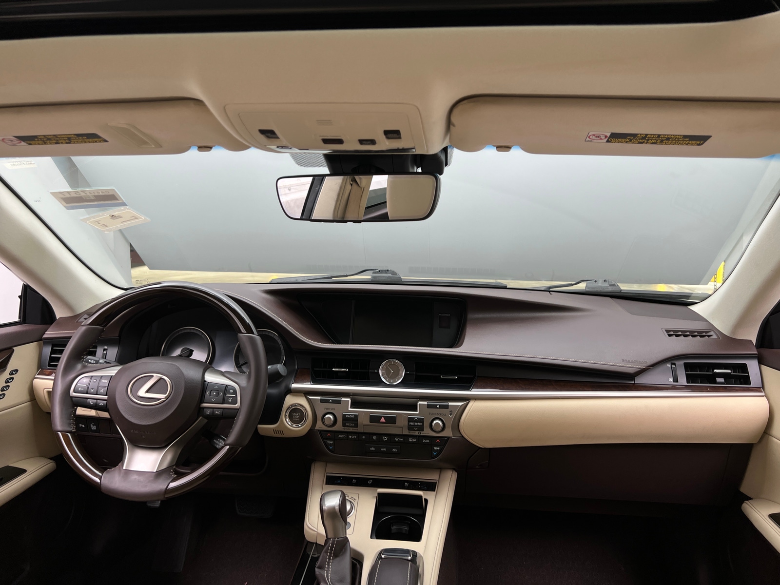 Thumbnail: 2017 Lexus ES - 2