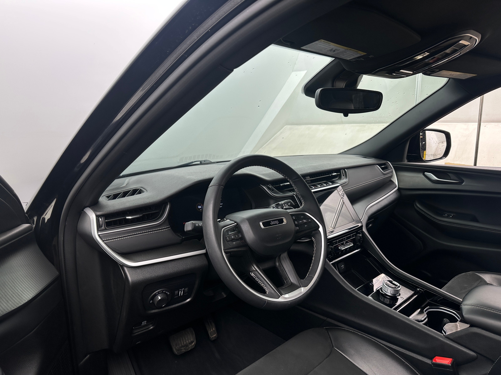Thumbnail: 2023 Jeep Grand Cherokee L - 2