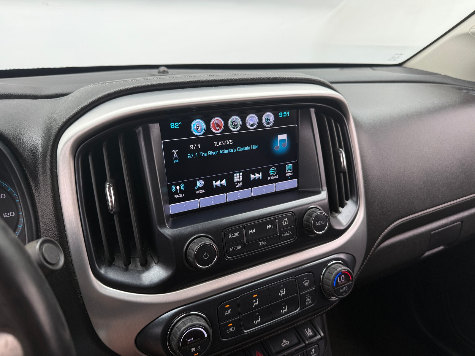 Thumbnail: 2018 GMC Canyon - 3