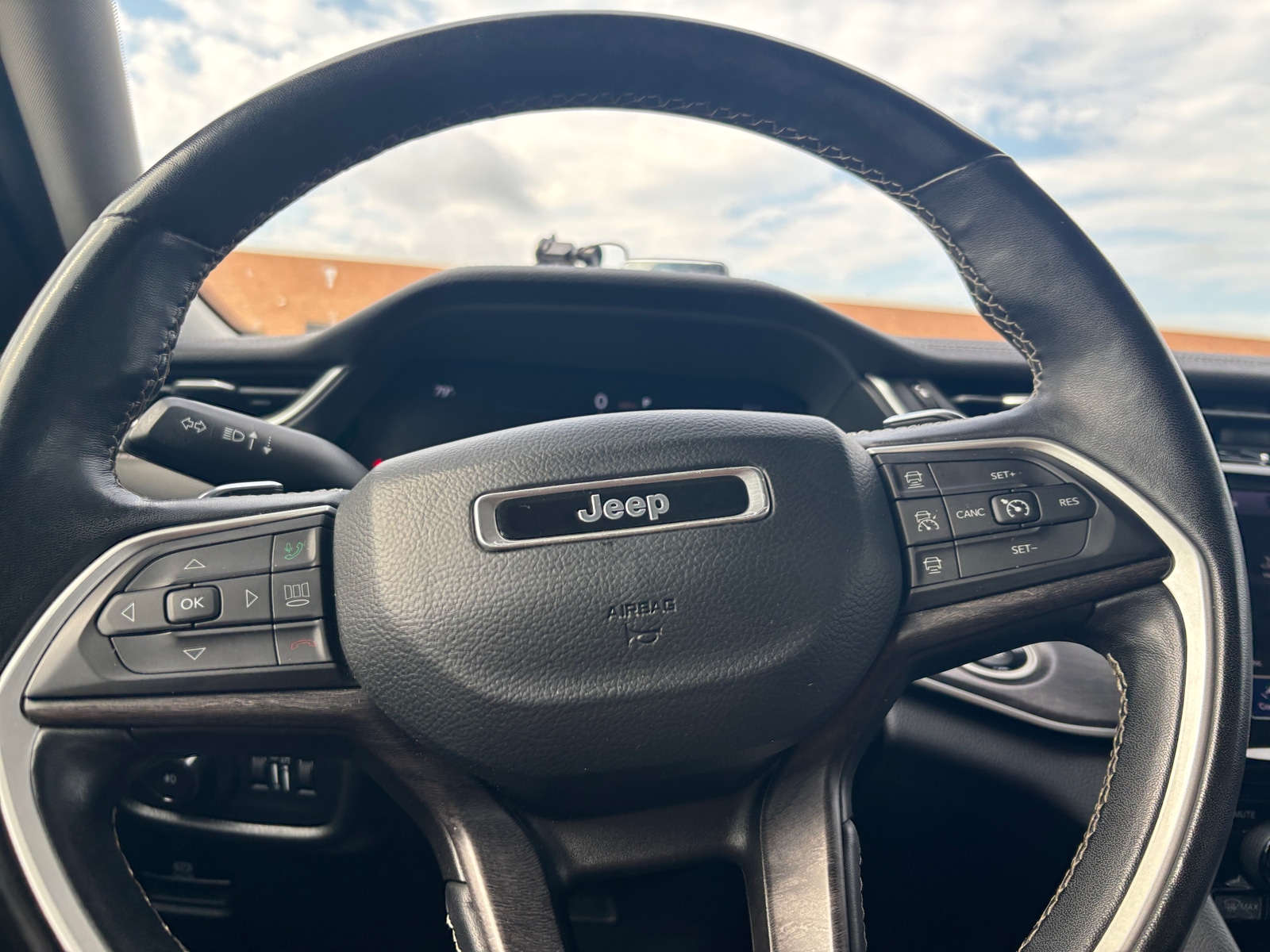 Thumbnail: 2022 Jeep Grand Cherokee - 4