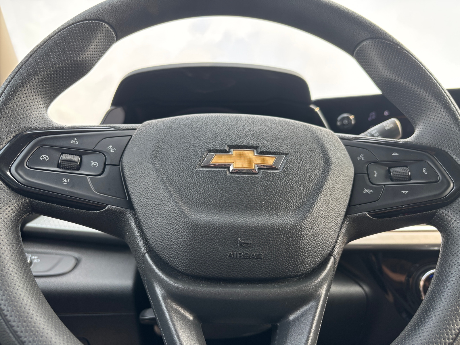Thumbnail: 2025 Chevrolet Trax - 5