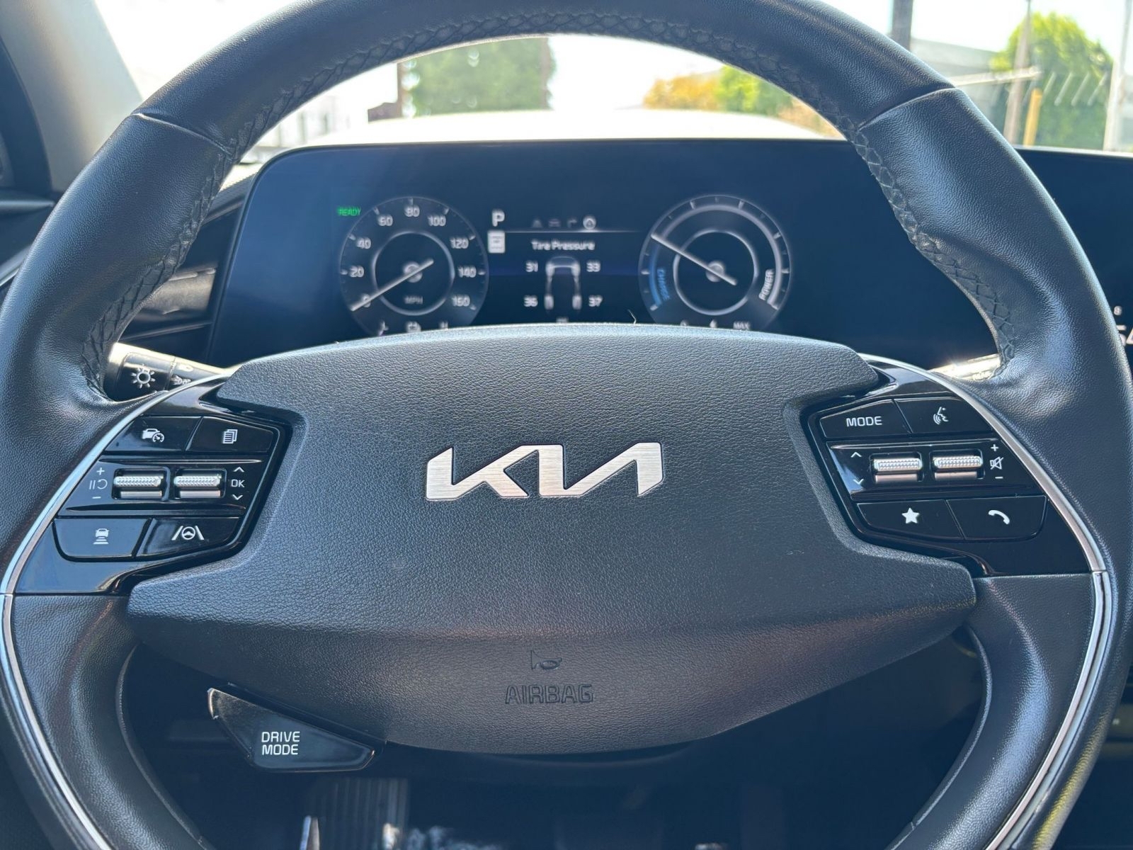 Thumbnail: 2023 Kia Niro - 5