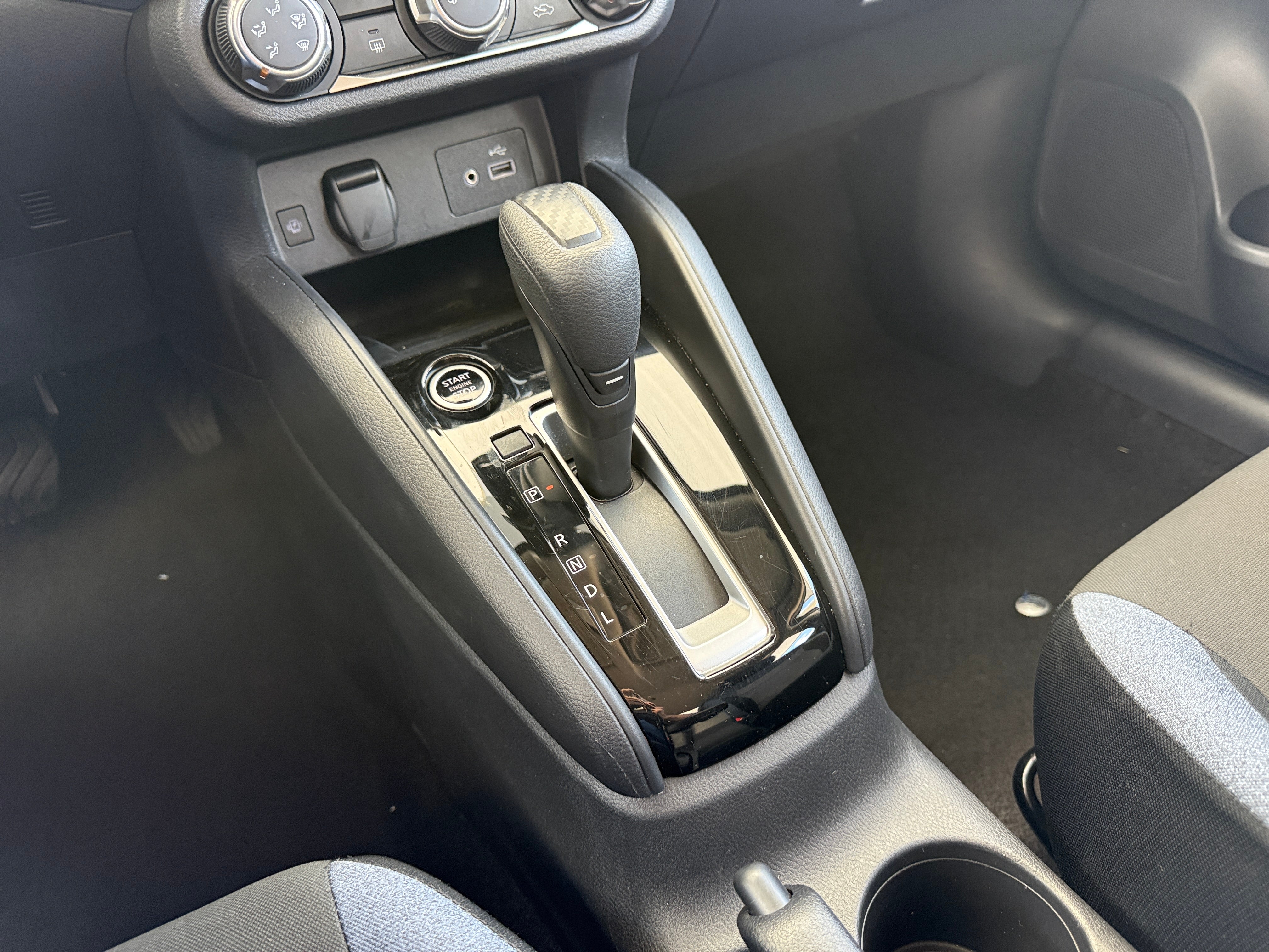 2025 Nissan Versa Sedan SV - Photo 8