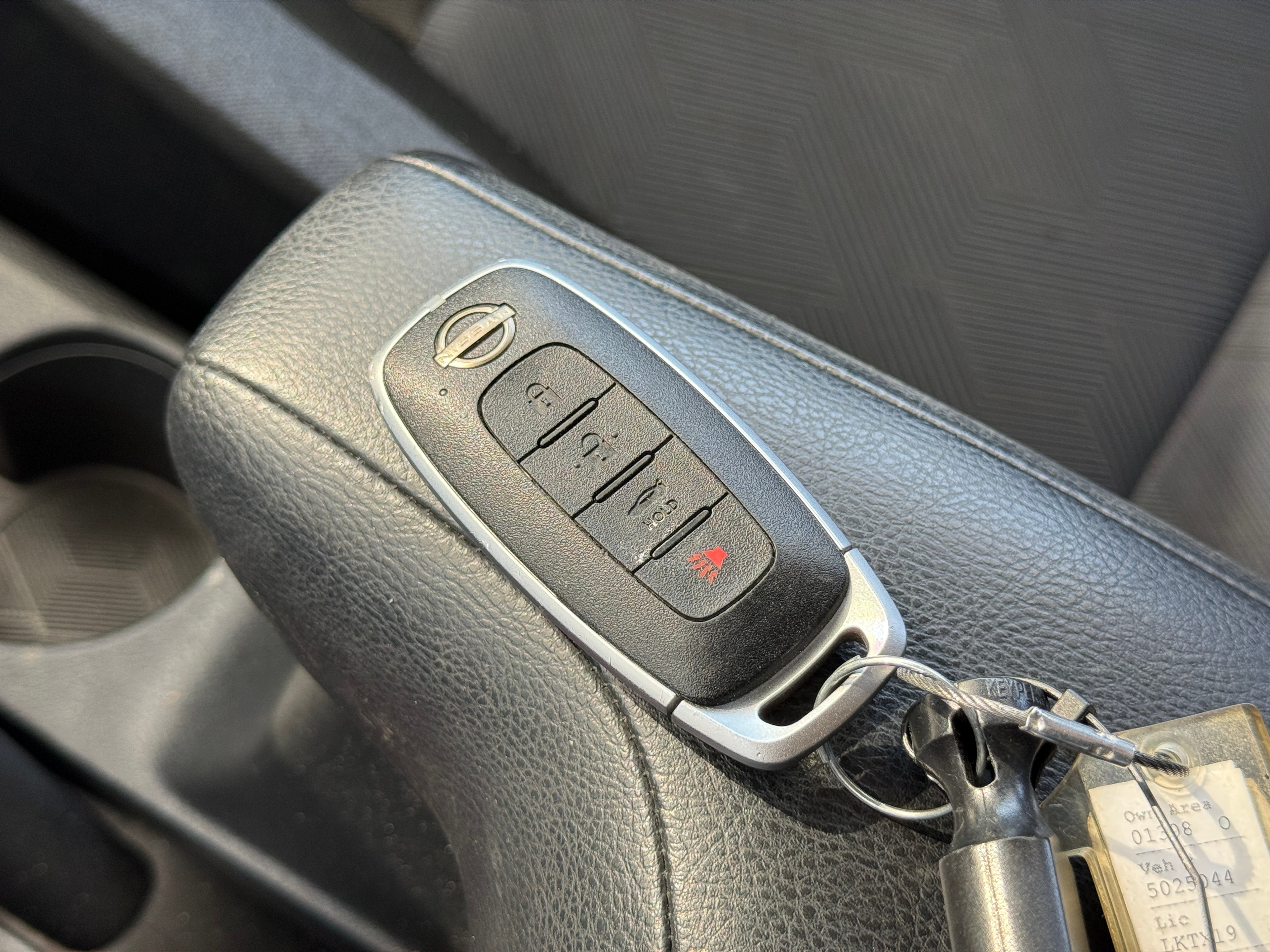 2025 Nissan Versa Sedan SV - Photo 12