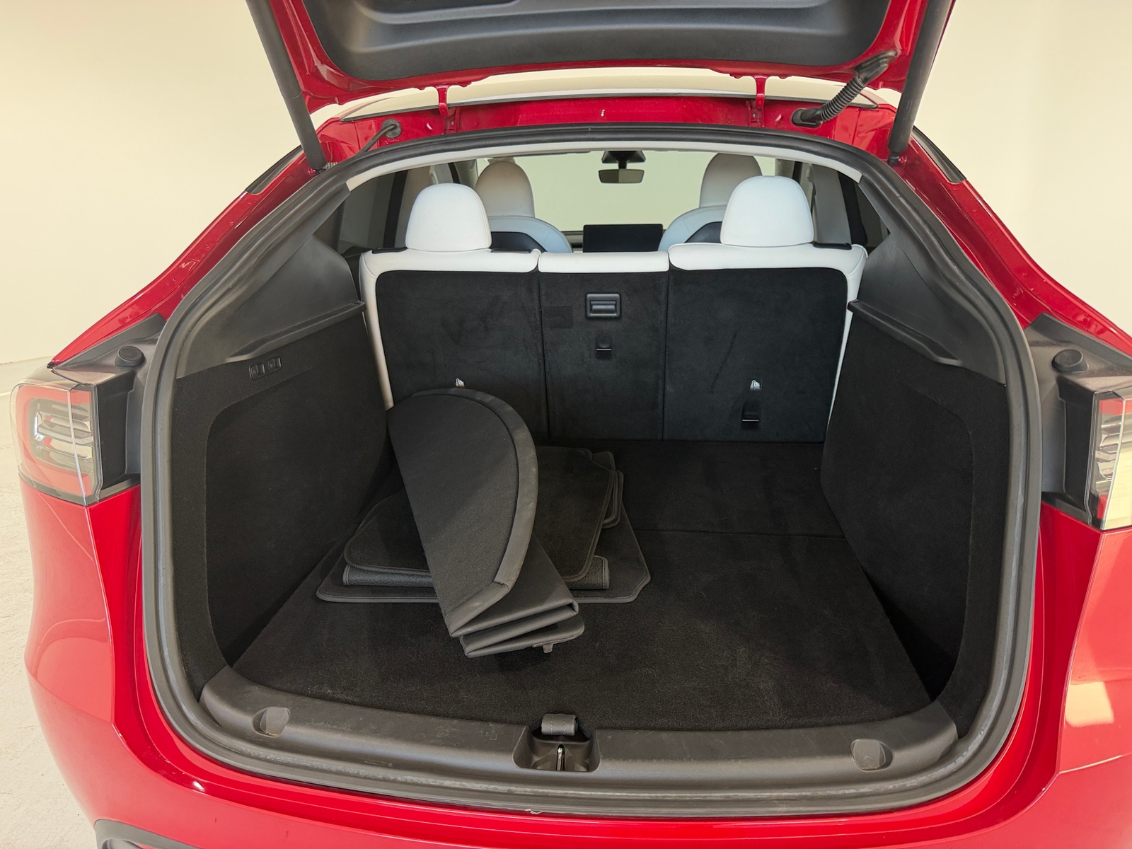 Thumbnail: 2023 Tesla Model Y - 6