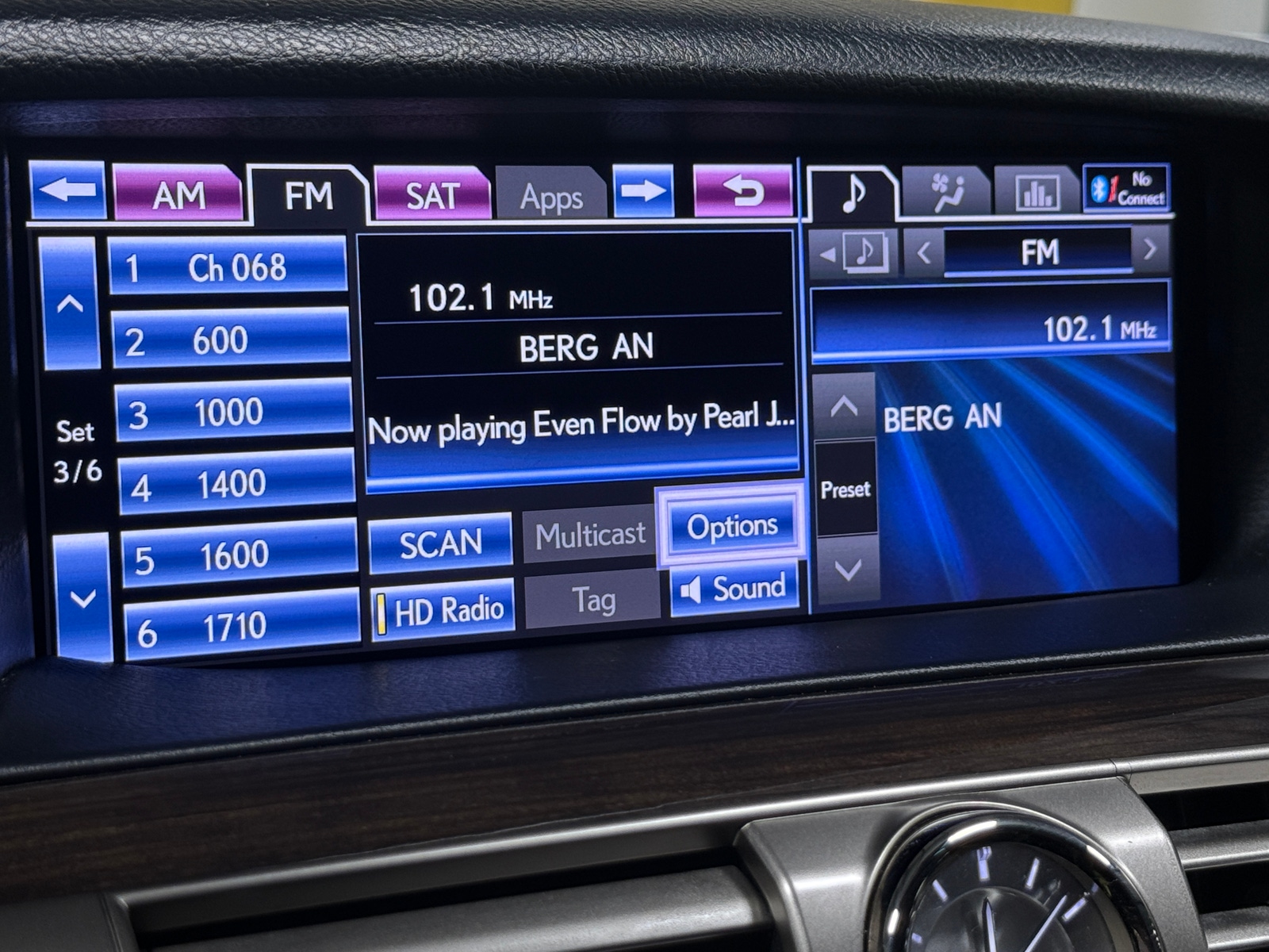 Thumbnail: 2014 Lexus LS - 3