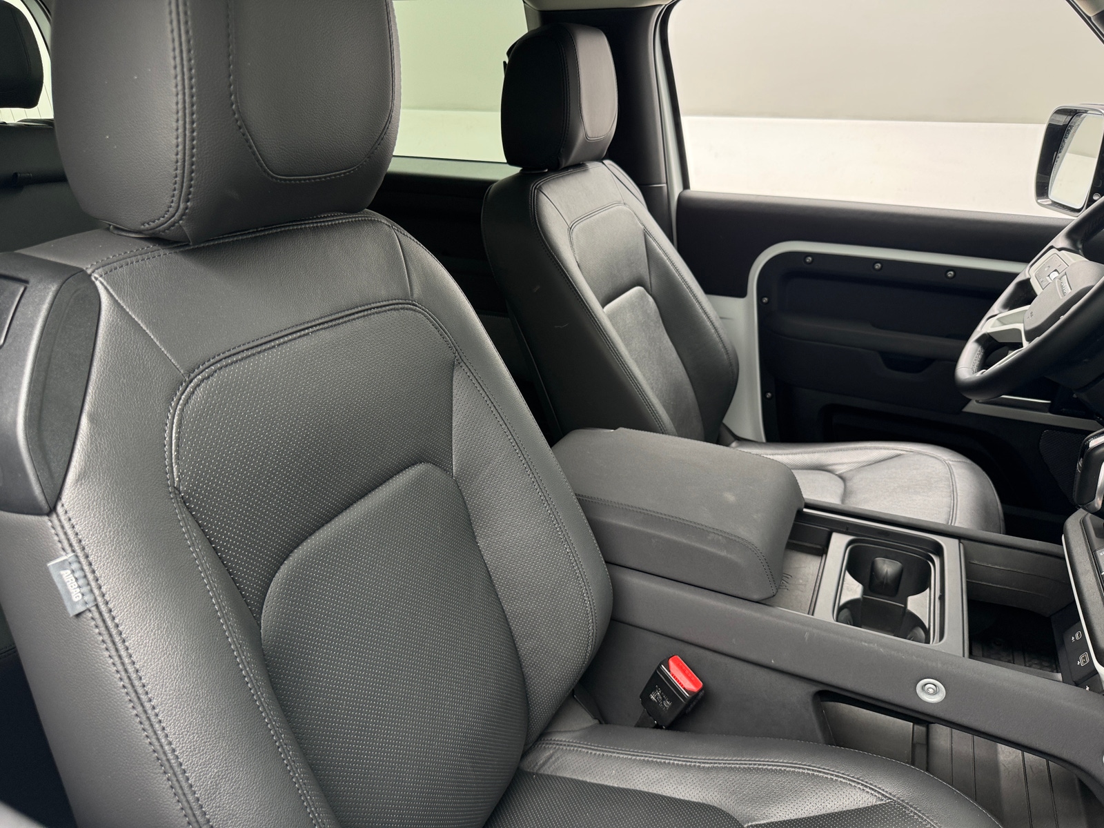 Thumbnail: 2023 Land Rover Defender - 2