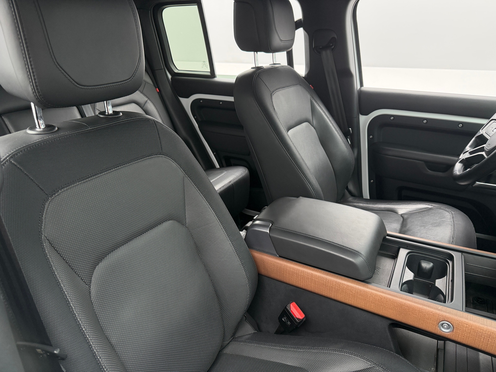 Thumbnail: 2023 Land Rover Defender - 2