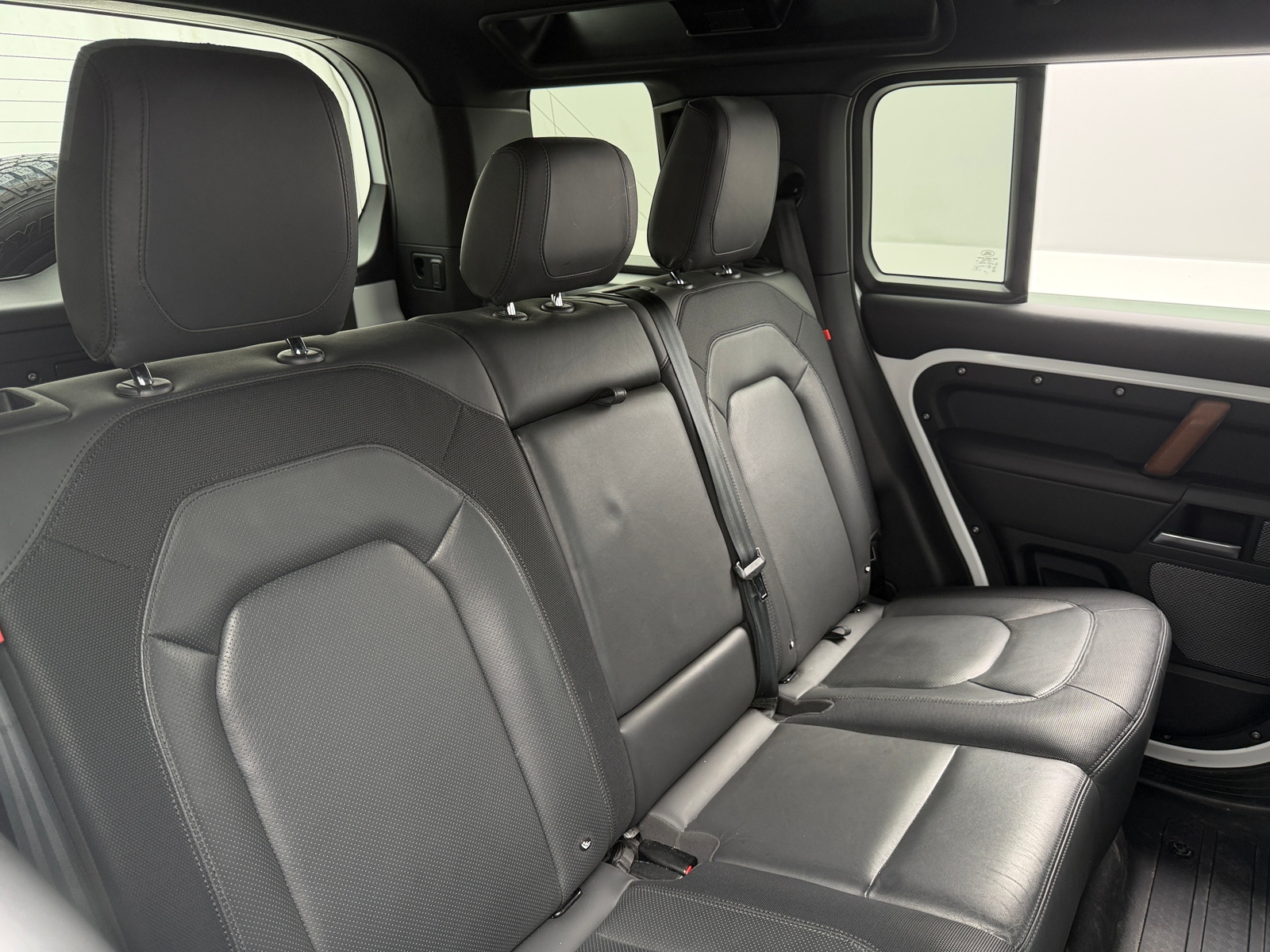 Thumbnail: 2023 Land Rover Defender - 6