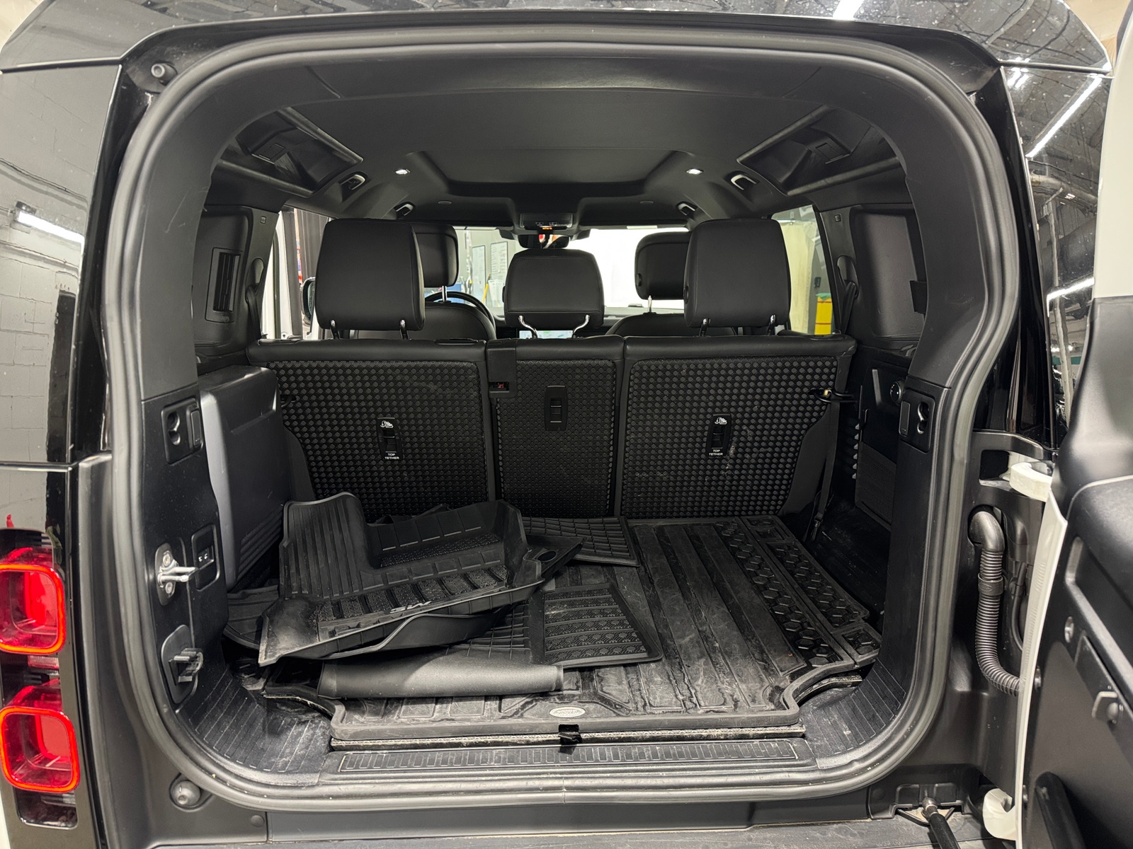 Thumbnail: 2023 Land Rover Defender - 7