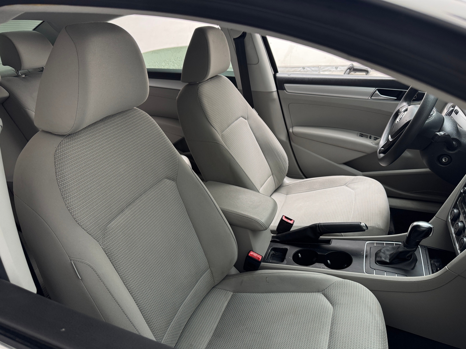 Thumbnail: 2016 Volkswagen Passat - 2