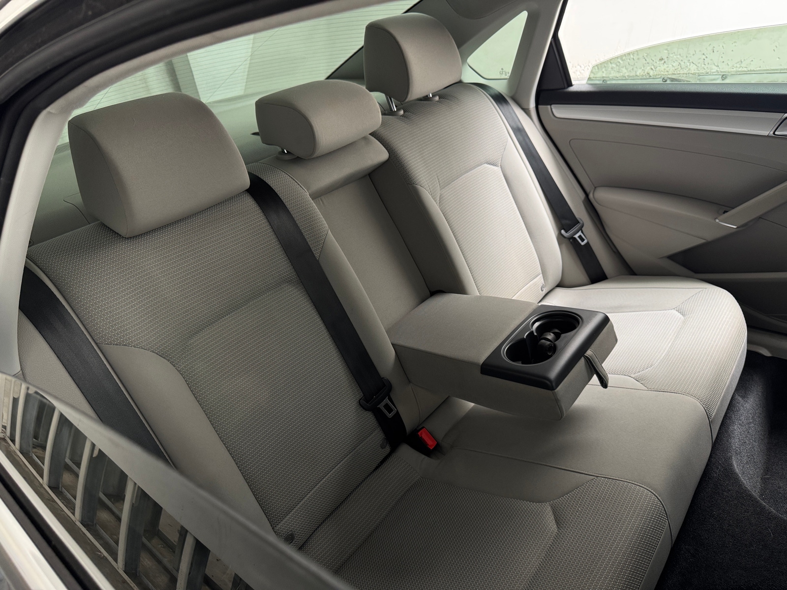 Thumbnail: 2016 Volkswagen Passat - 6