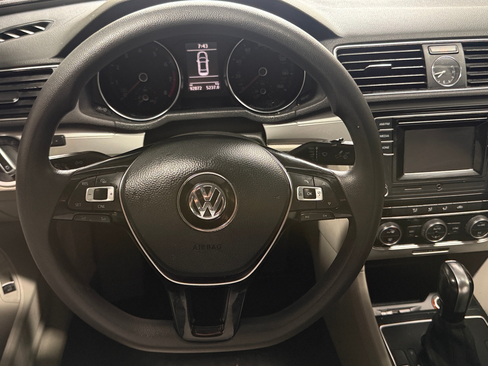 Thumbnail: 2016 Volkswagen Passat - 5