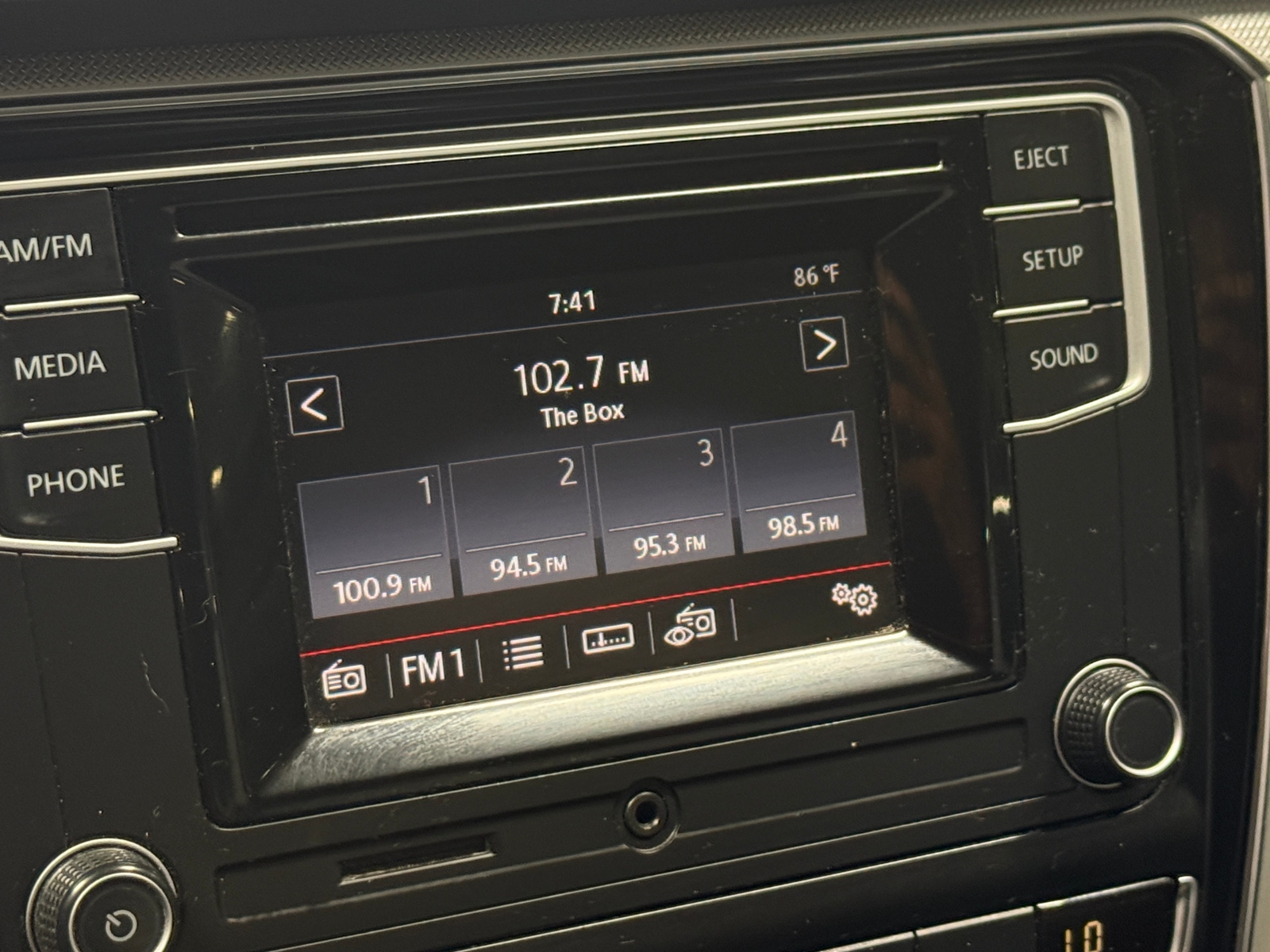 Thumbnail: 2016 Volkswagen Passat - 4