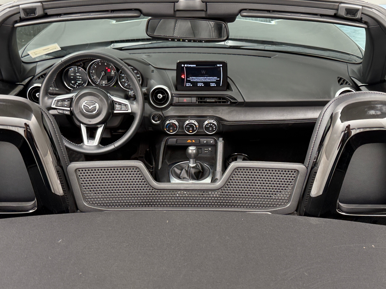 Thumbnail: 2022 Mazda MX-5 Miata - 3