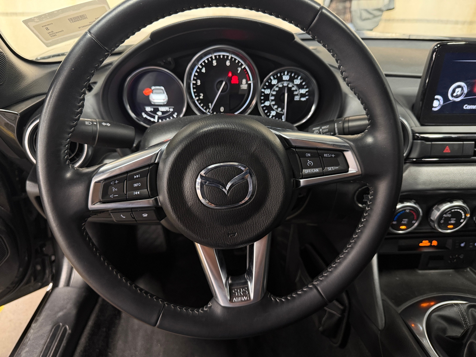 Thumbnail: 2022 Mazda MX-5 Miata - 5