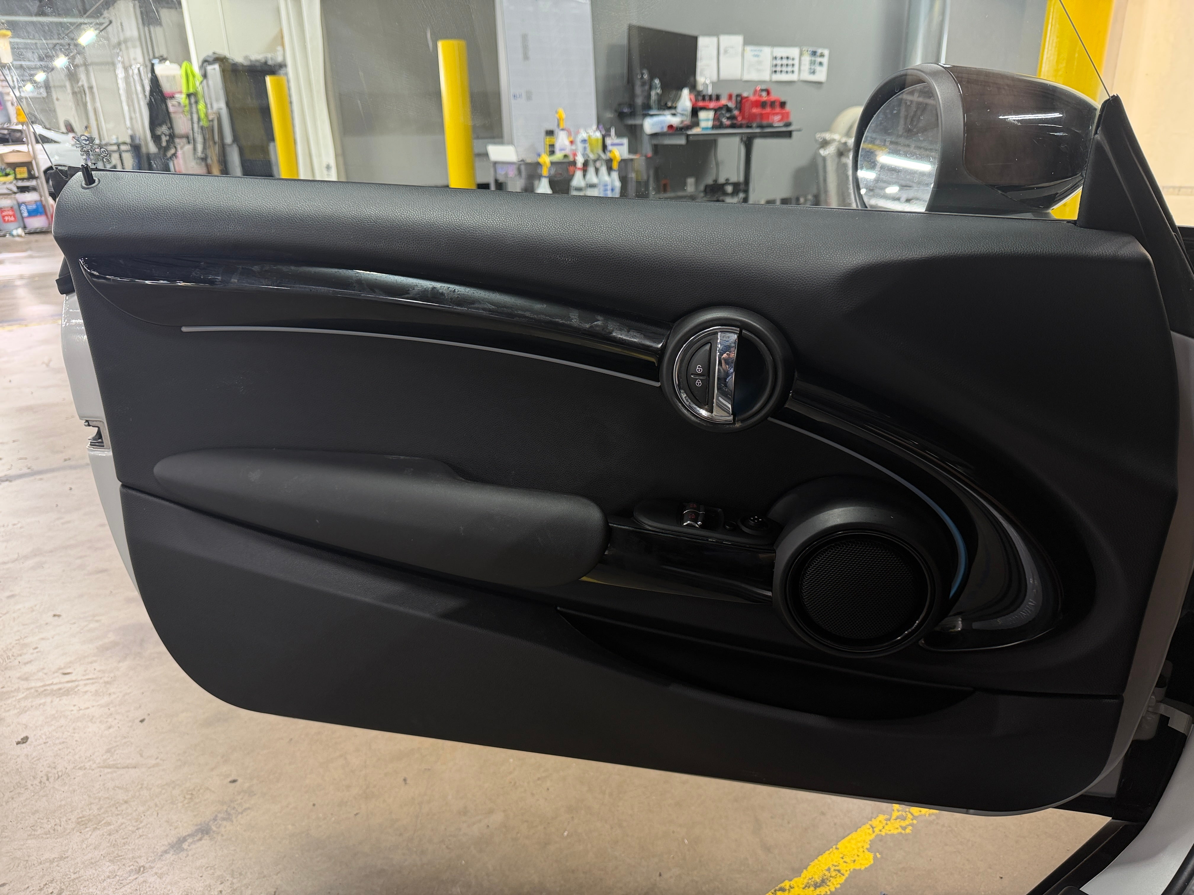 Used 2022 MINI Hardtop 2 Door SE with VIN WMW13DJ06N2R22847 for sale in Oak Creek, WI