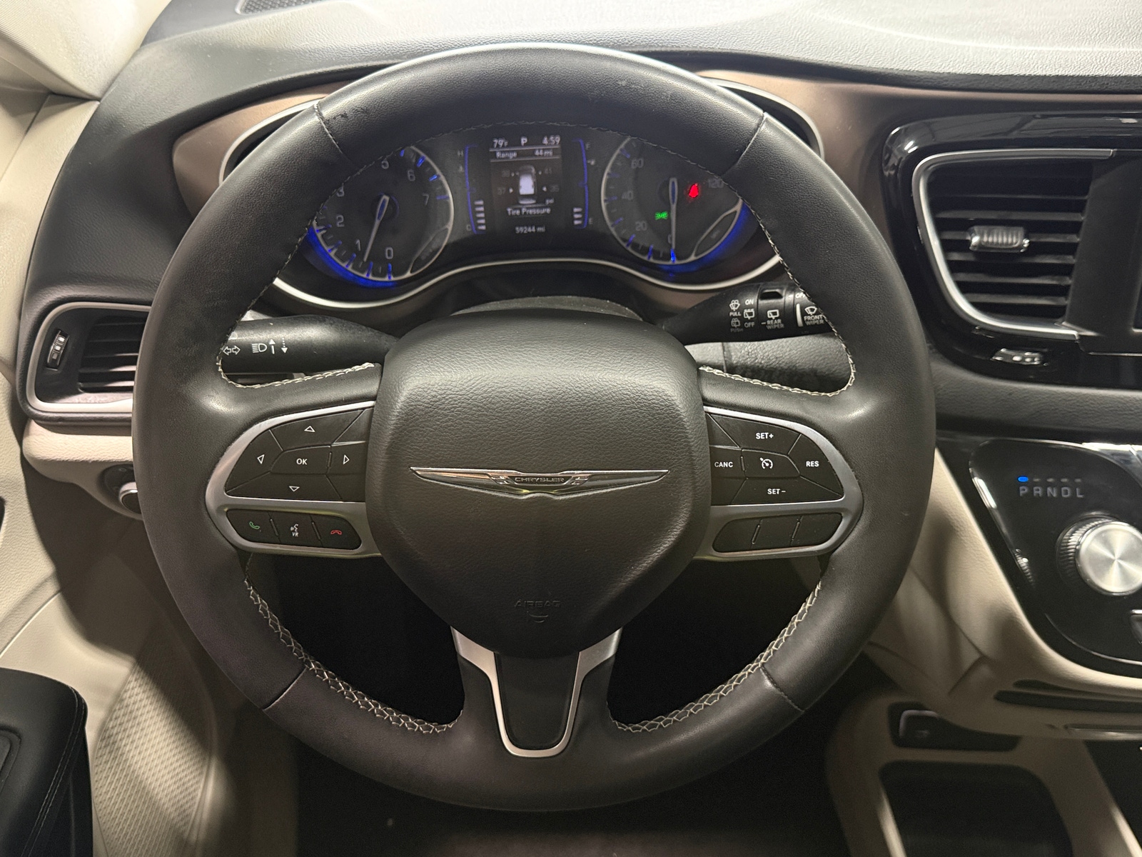 Thumbnail: 2023 Chrysler Voyager - 5