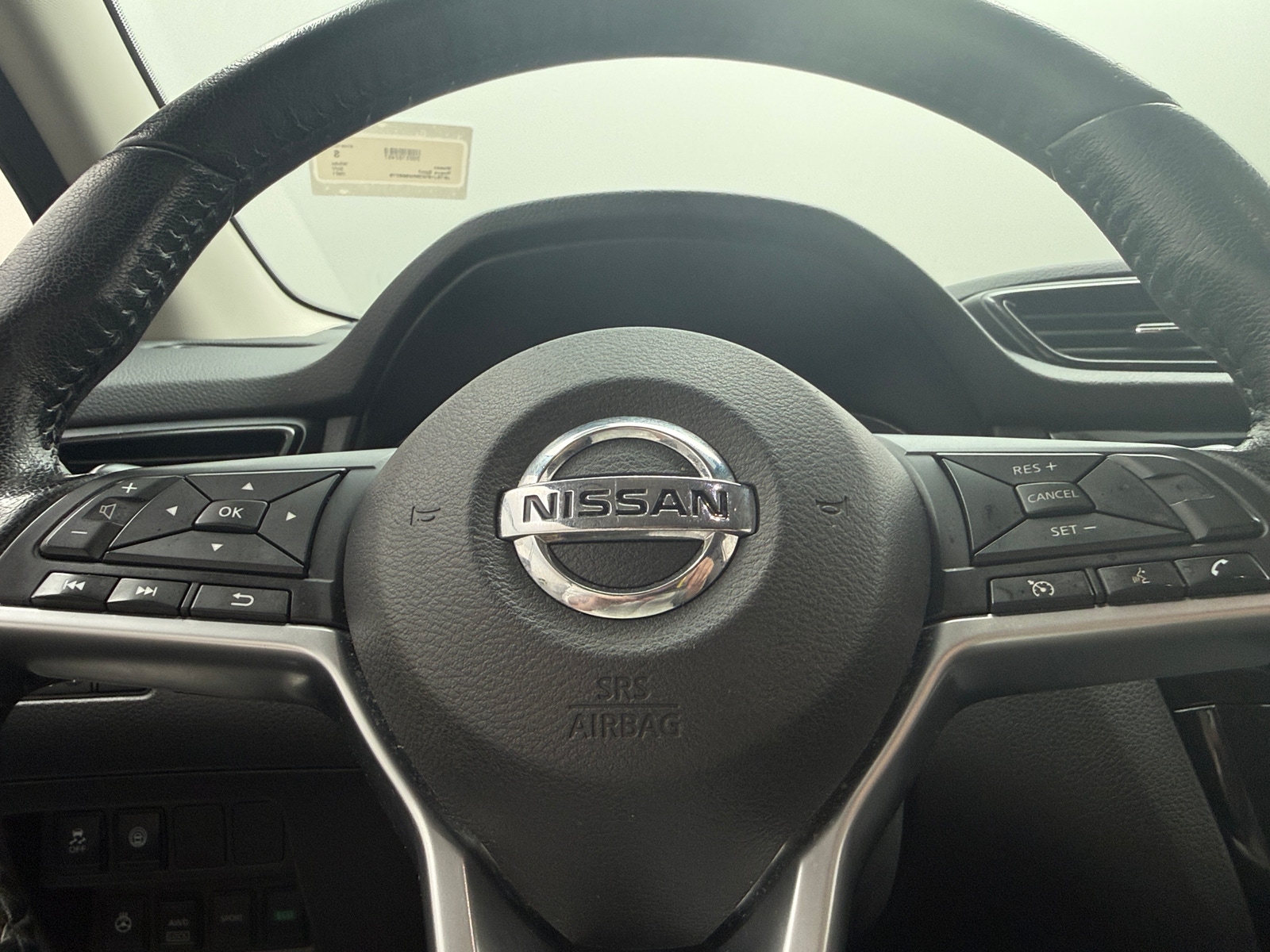 Thumbnail: 2021 Nissan Rogue Sport - 5