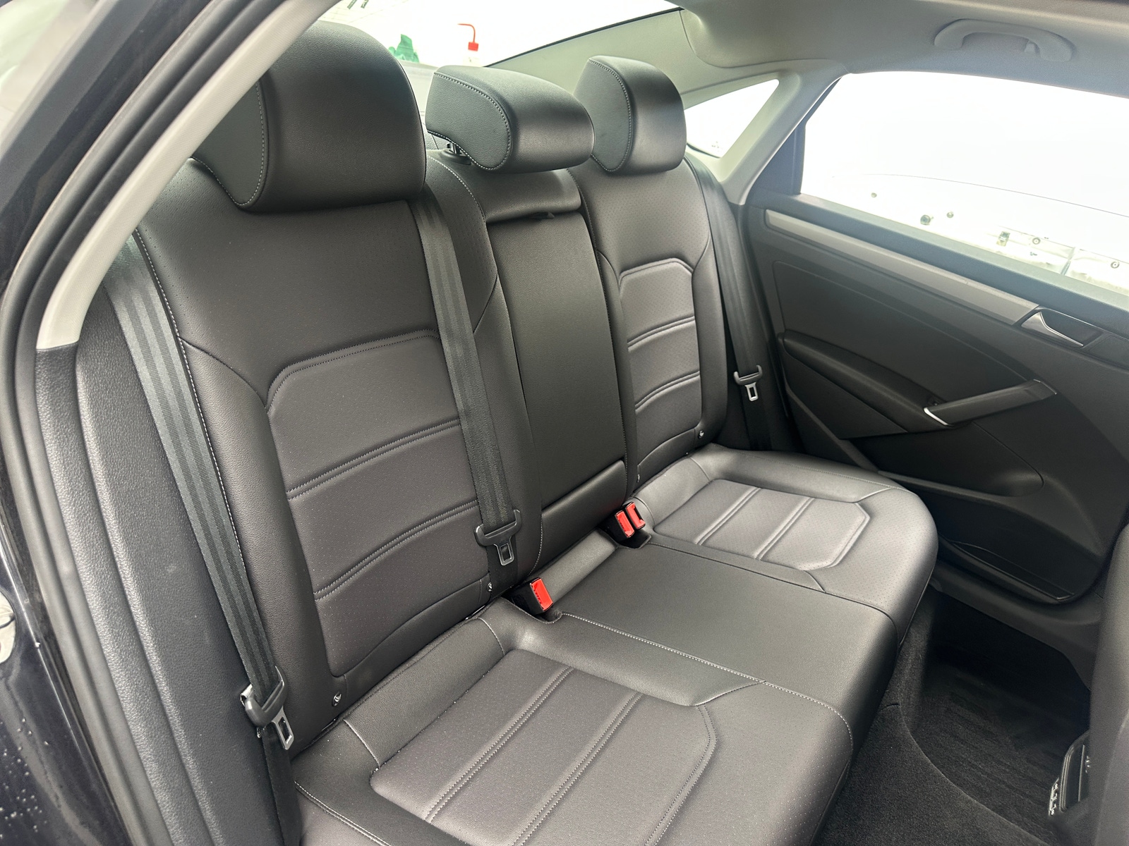 Thumbnail: 2021 Volkswagen Passat - 5