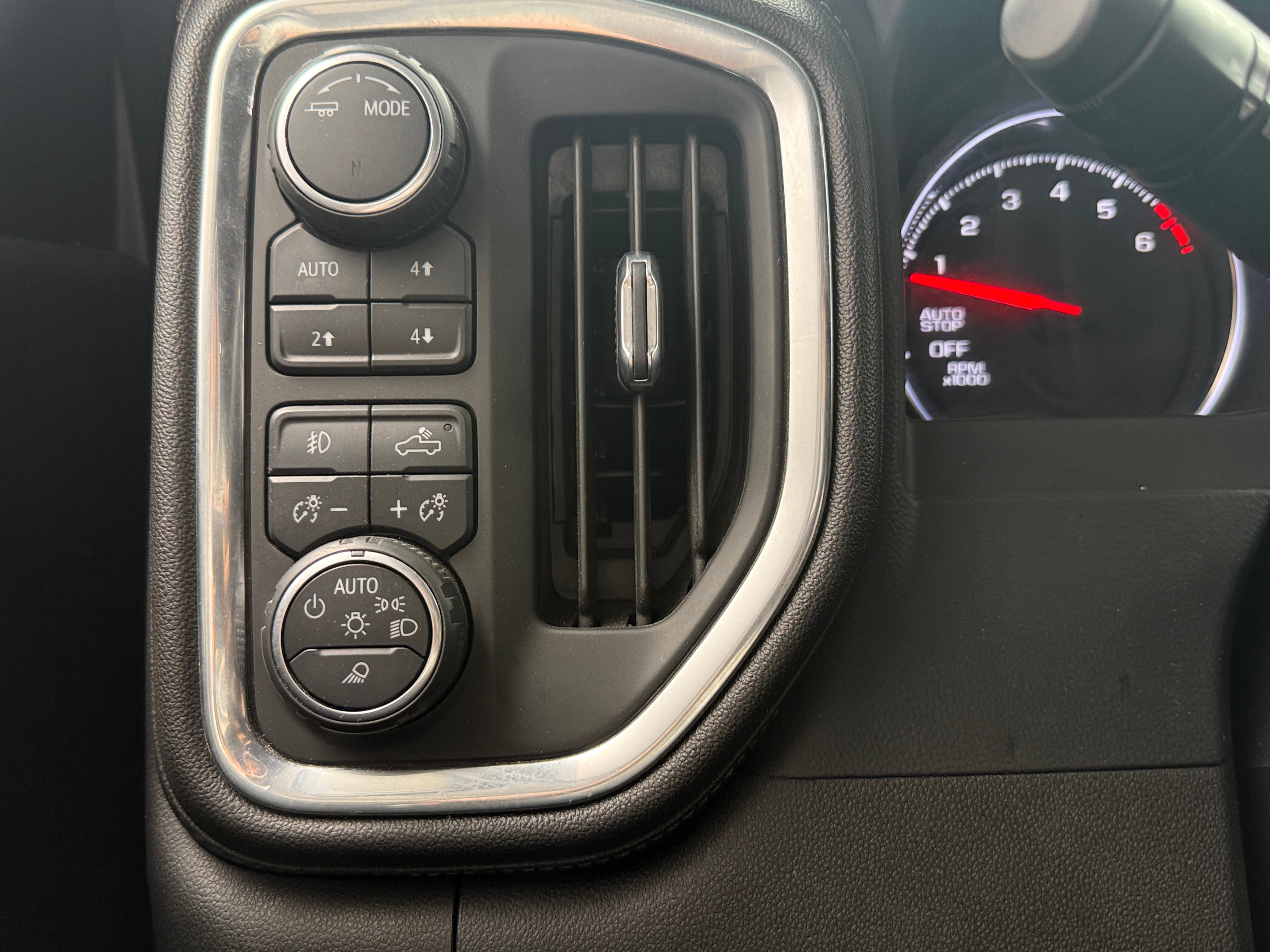 2021 Chevrolet Silverado 1500 RST - Photo 11