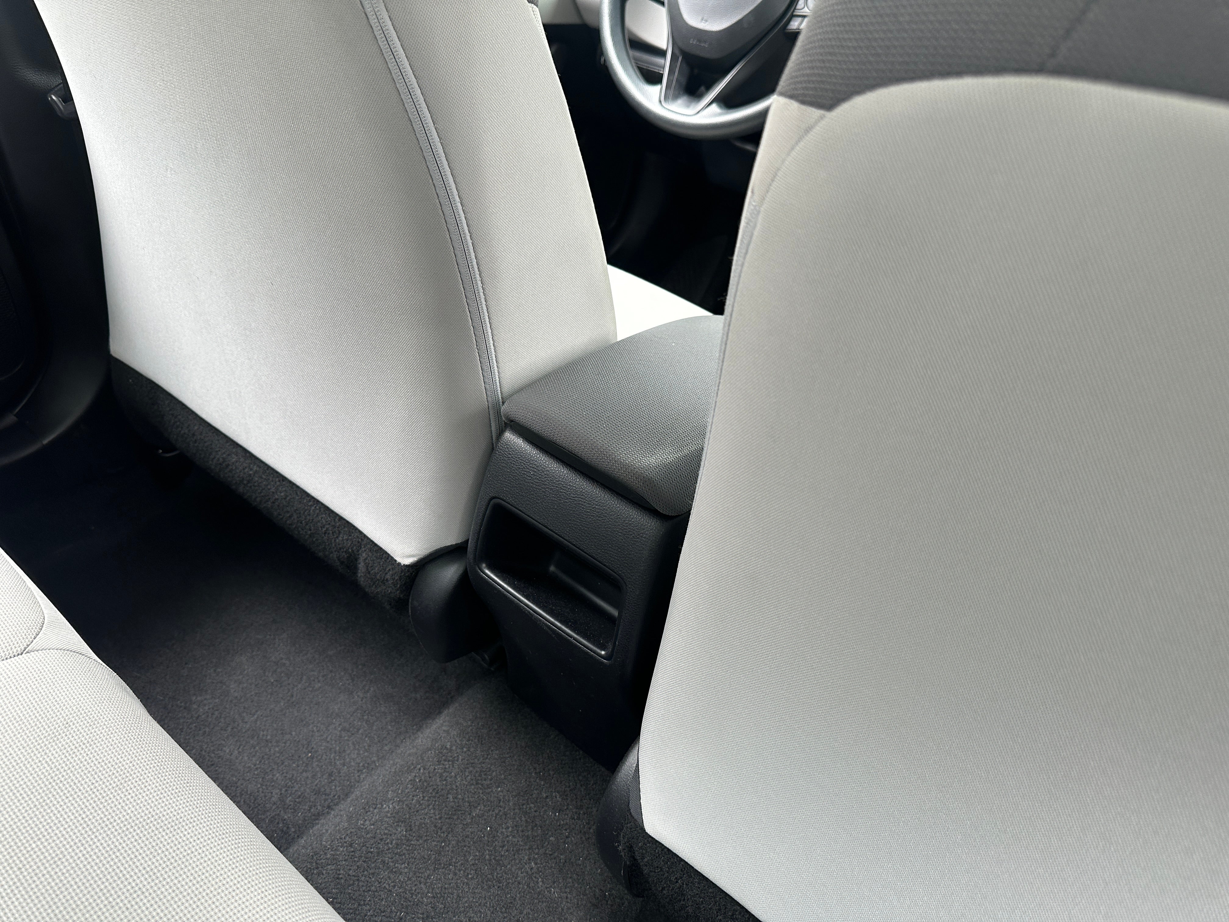 2022 Toyota Corolla LE - Photo 9