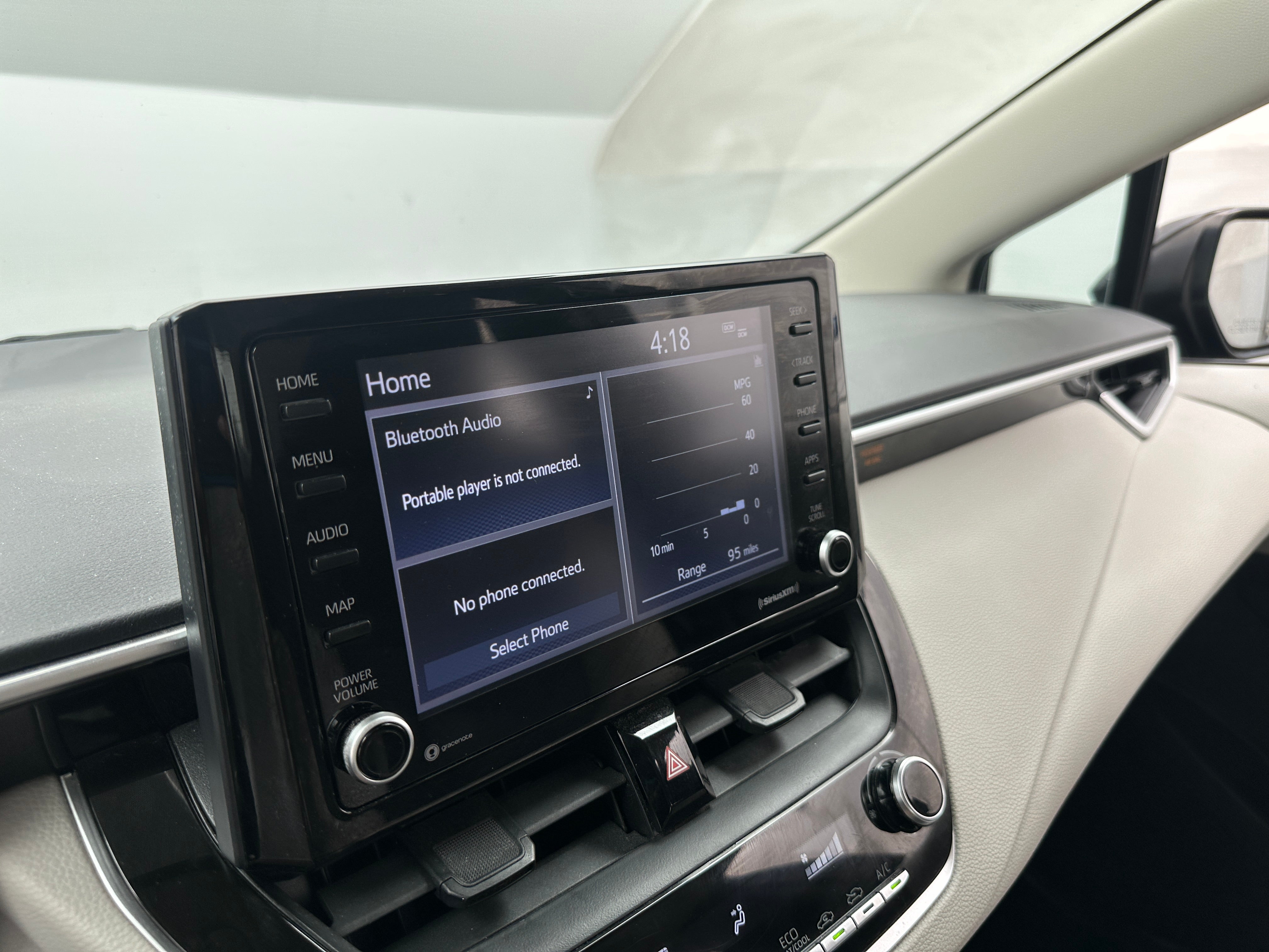 2022 Toyota Corolla LE - Photo 13