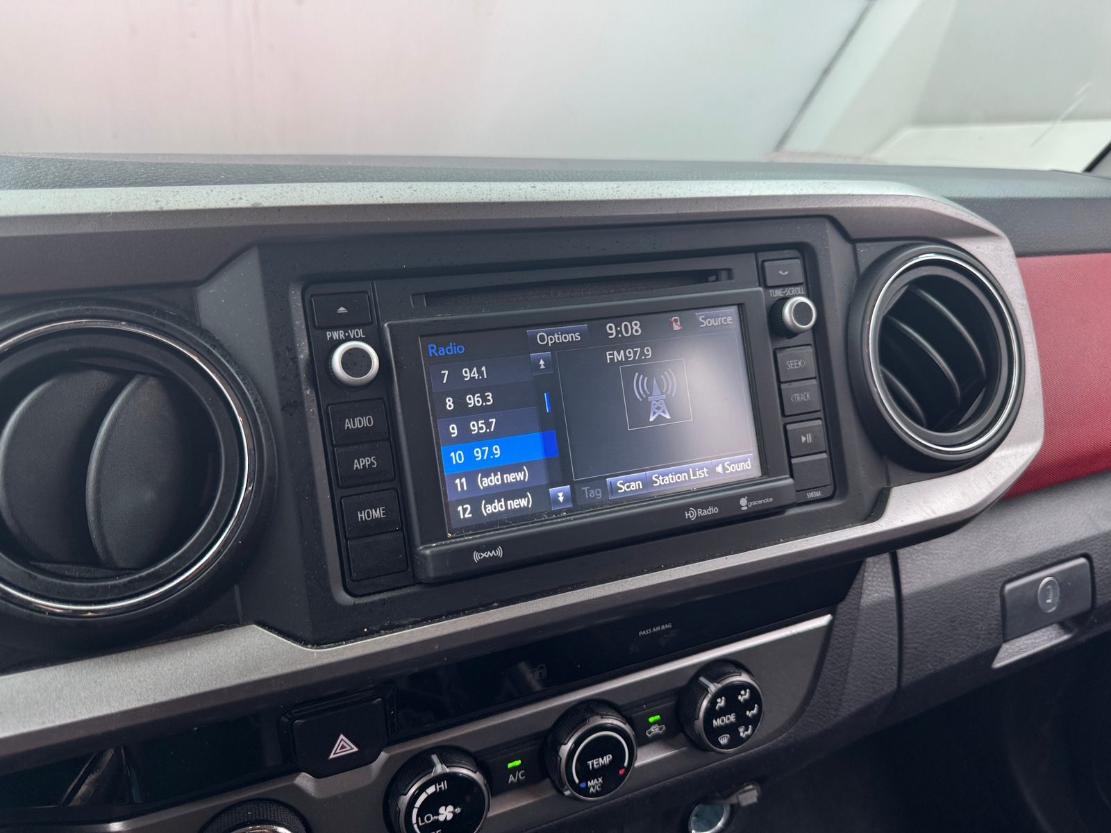 Thumbnail: 2018 Toyota Tacoma - 4