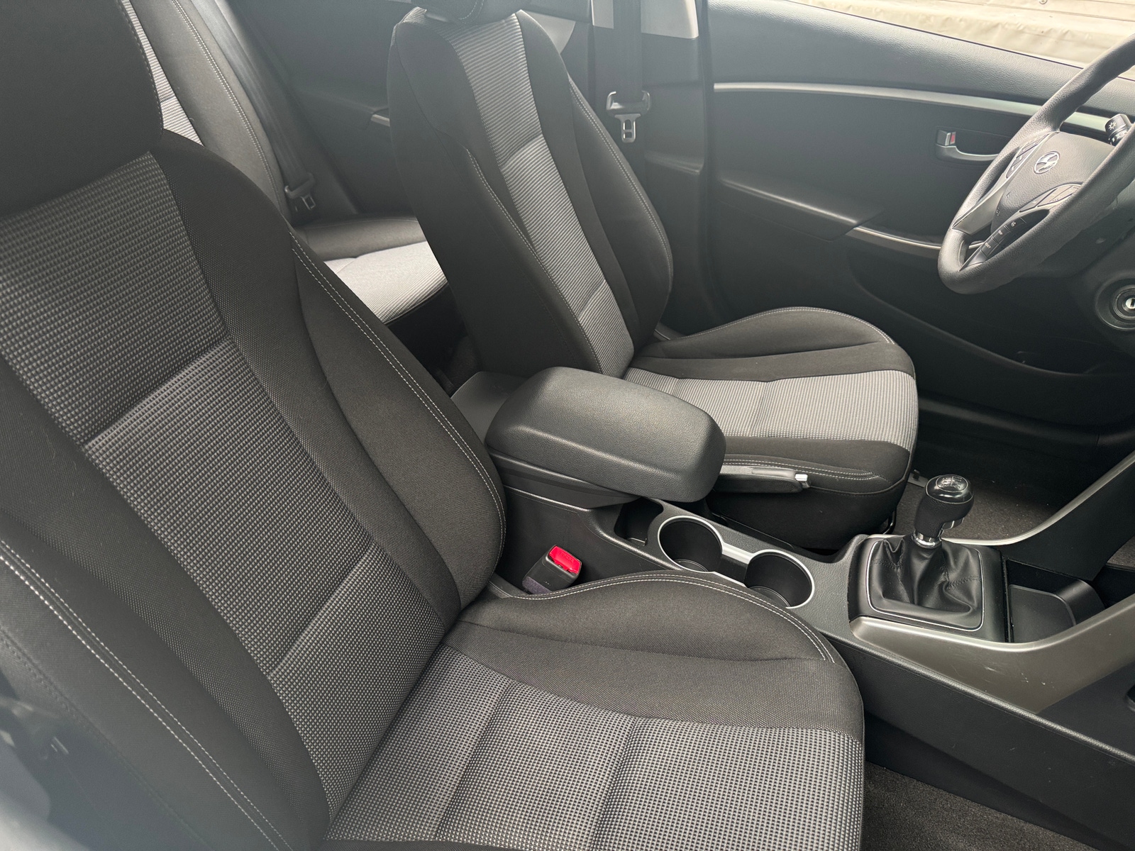 Thumbnail: 2016 Hyundai Elantra - 2