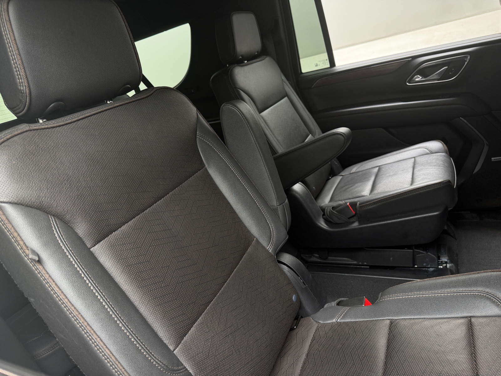 Thumbnail: 2023 Chevrolet Suburban - 5
