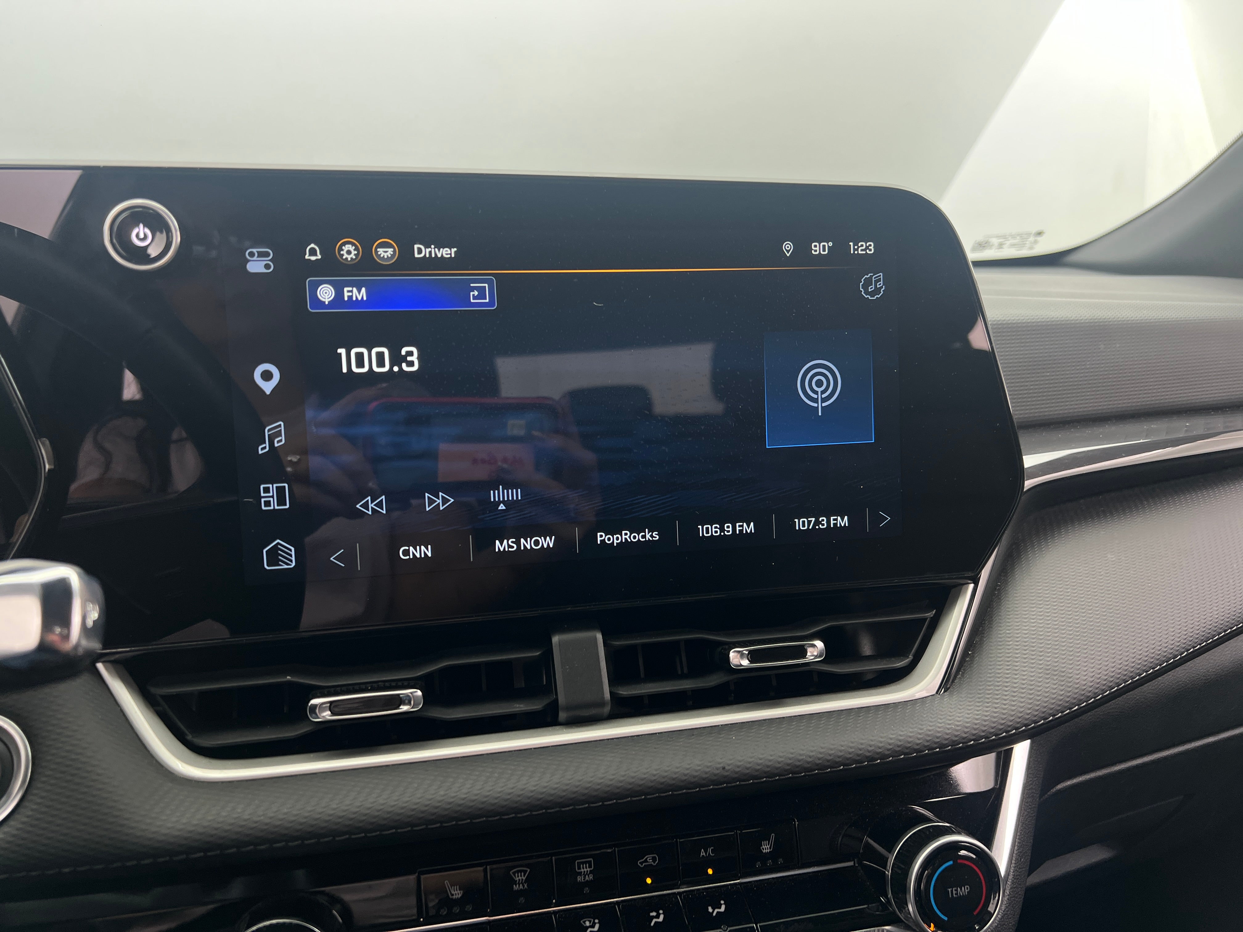 2025 Chevrolet Equinox LT - Photo 12