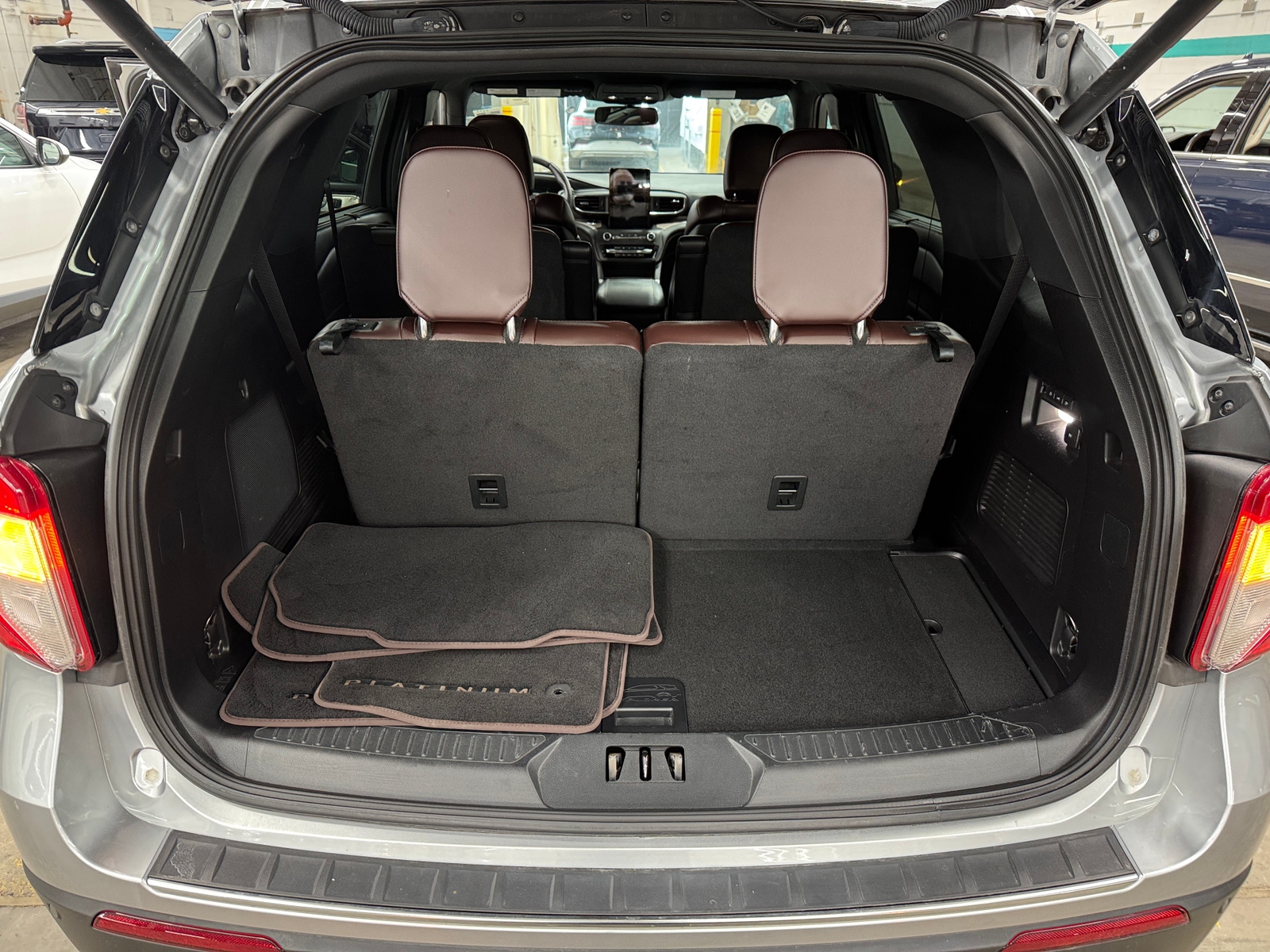 Thumbnail: 2020 Ford Explorer - 6
