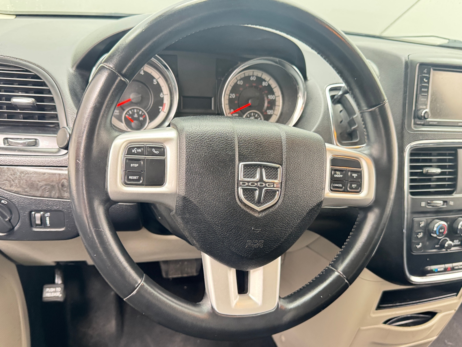 Thumbnail: 2017 Dodge Grand Caravan - 5