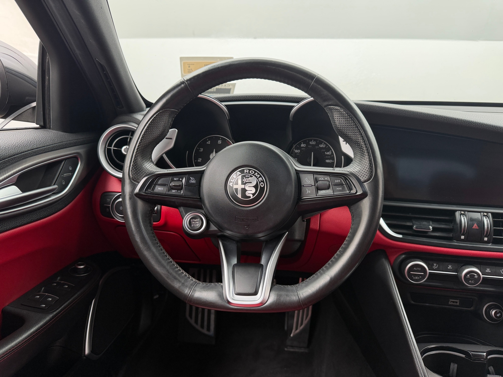Thumbnail: 2020 Alfa Romeo Giulia - 4