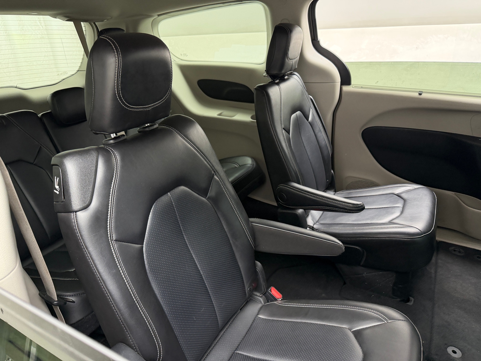 Thumbnail: 2023 Chrysler Pacifica - 5