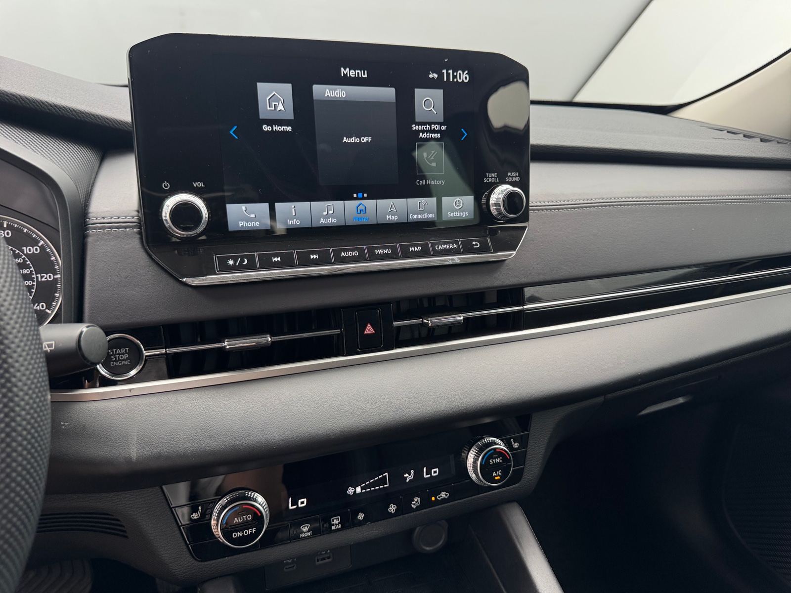 Thumbnail: 2023 Mitsubishi Outlander - 3