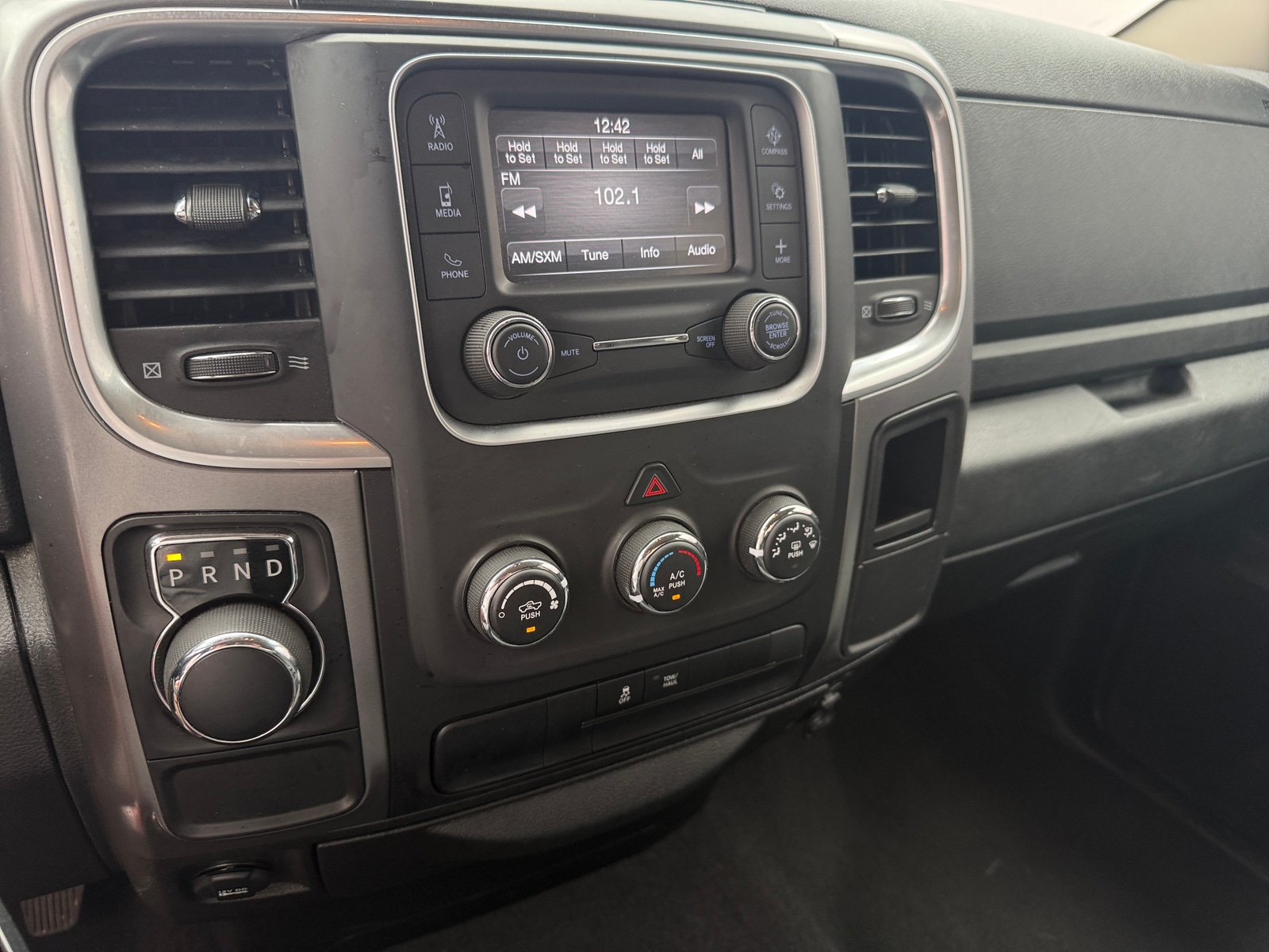 Thumbnail: 2024 RAM 1500 Classic - 4