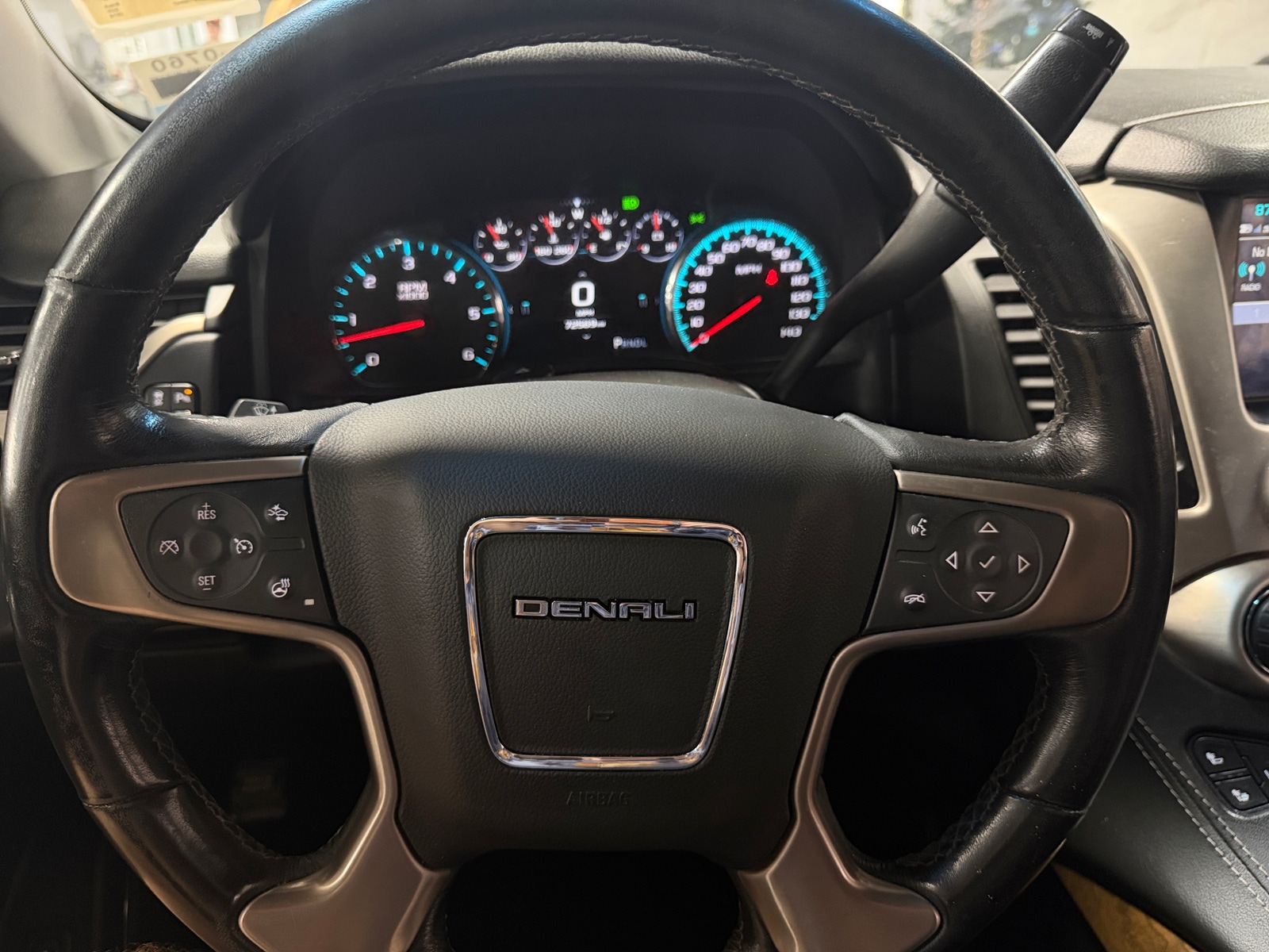 Thumbnail: 2019 GMC Yukon XL - 4