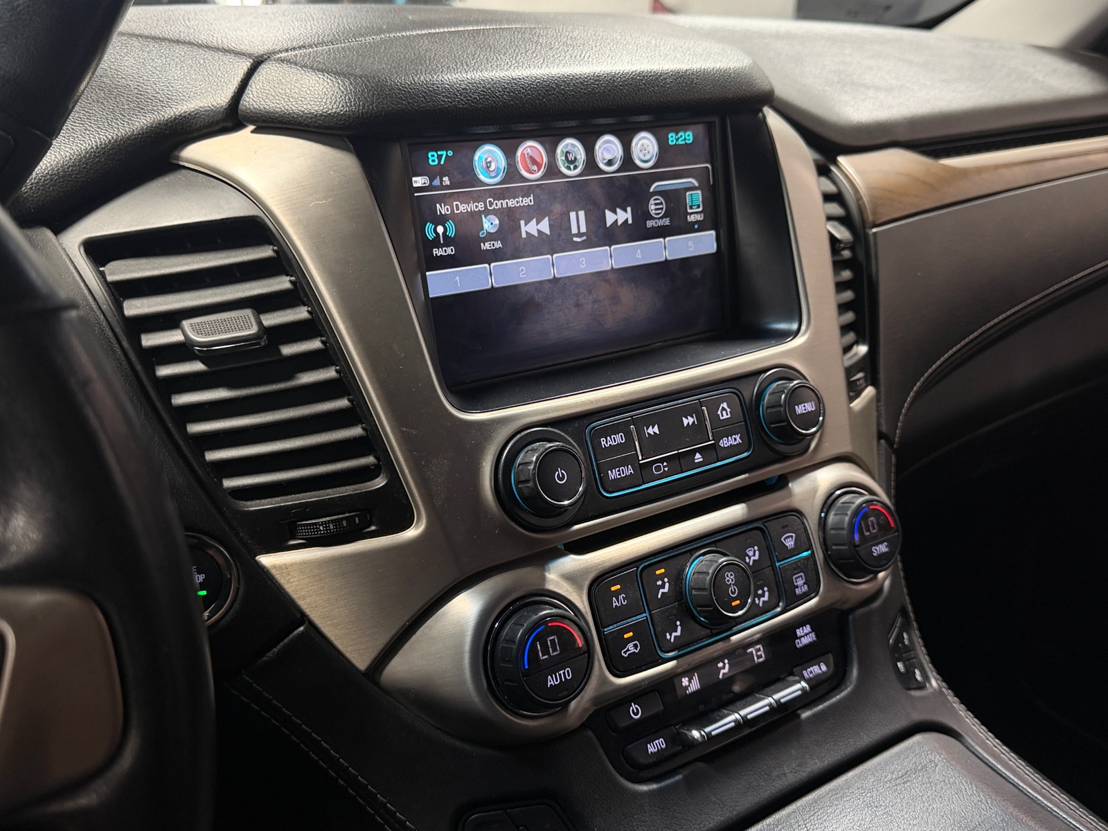 Thumbnail: 2019 GMC Yukon XL - 3