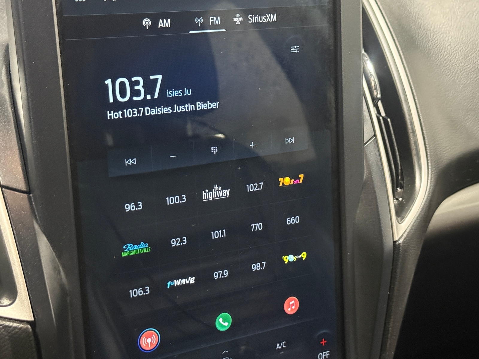 Thumbnail: 2023 Ford Edge - 3