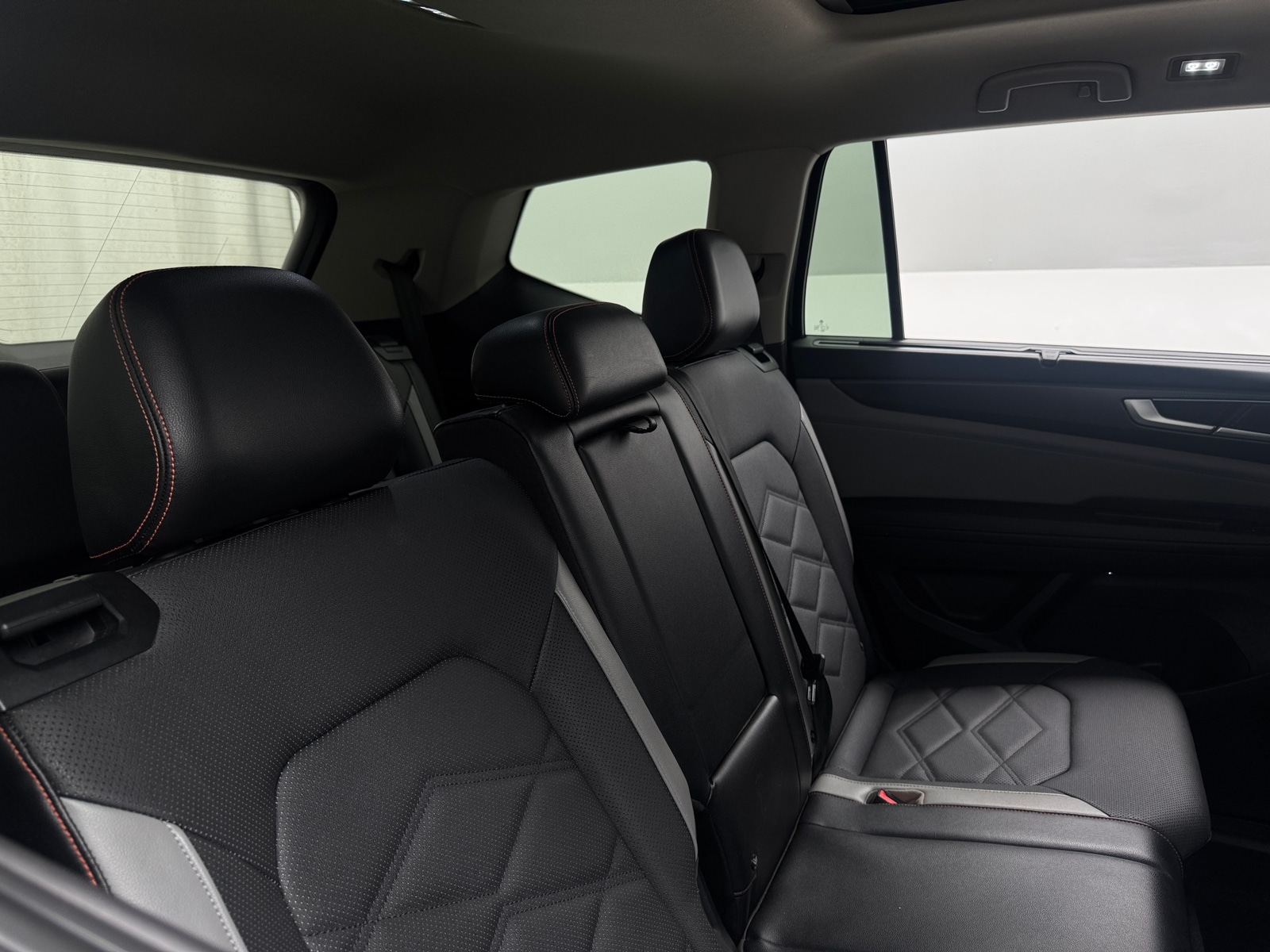 Thumbnail: 2024 Volkswagen Atlas - 5