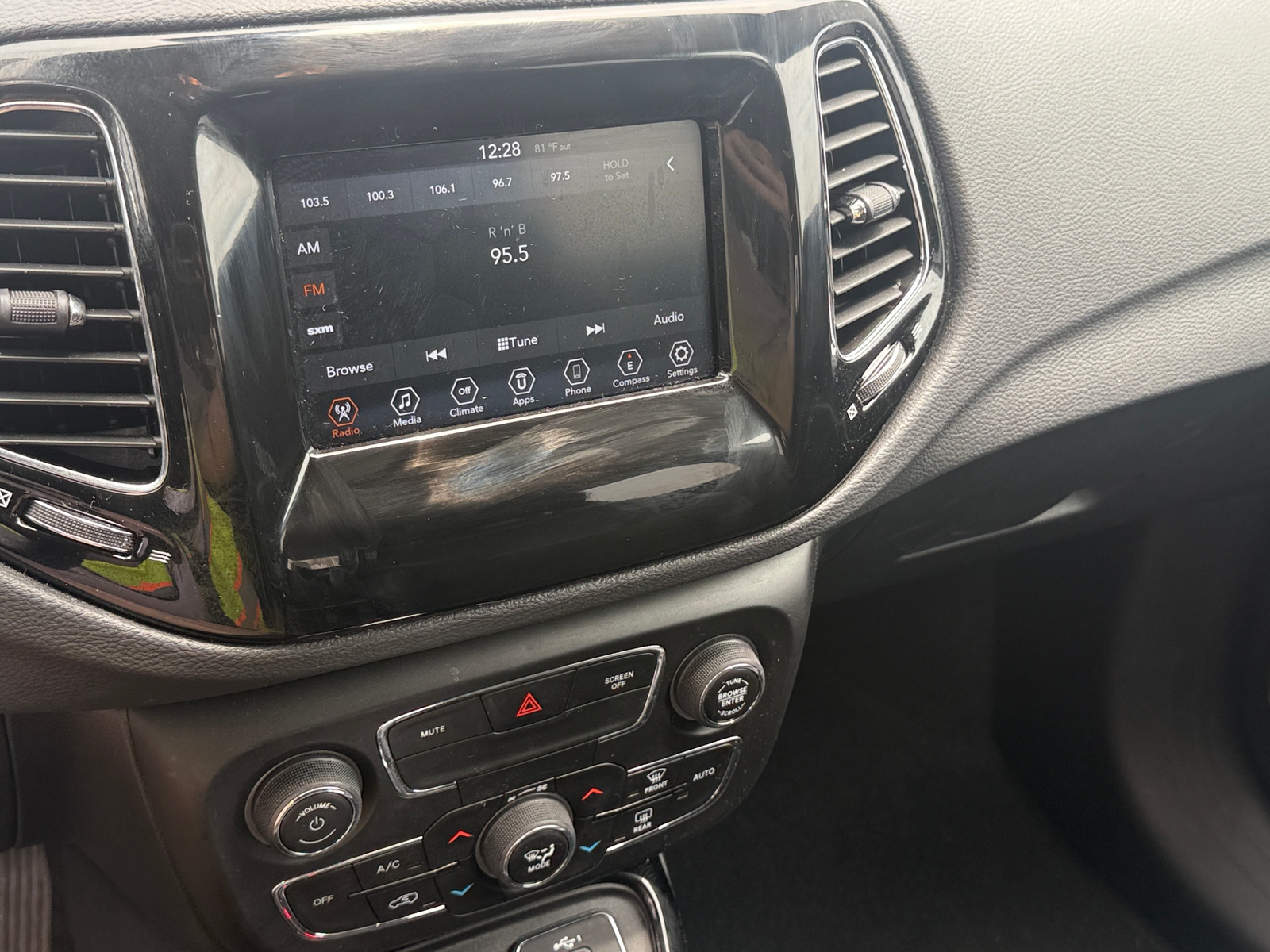Thumbnail: 2021 Jeep Compass - 4