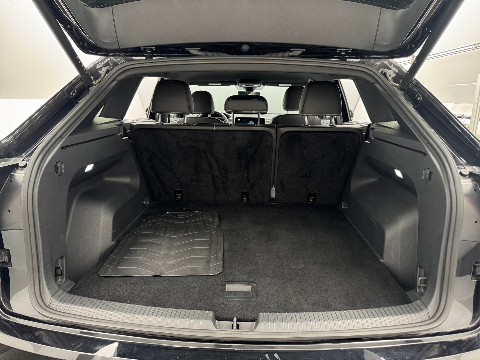 Thumbnail: 2026 Volkswagen Atlas - 6