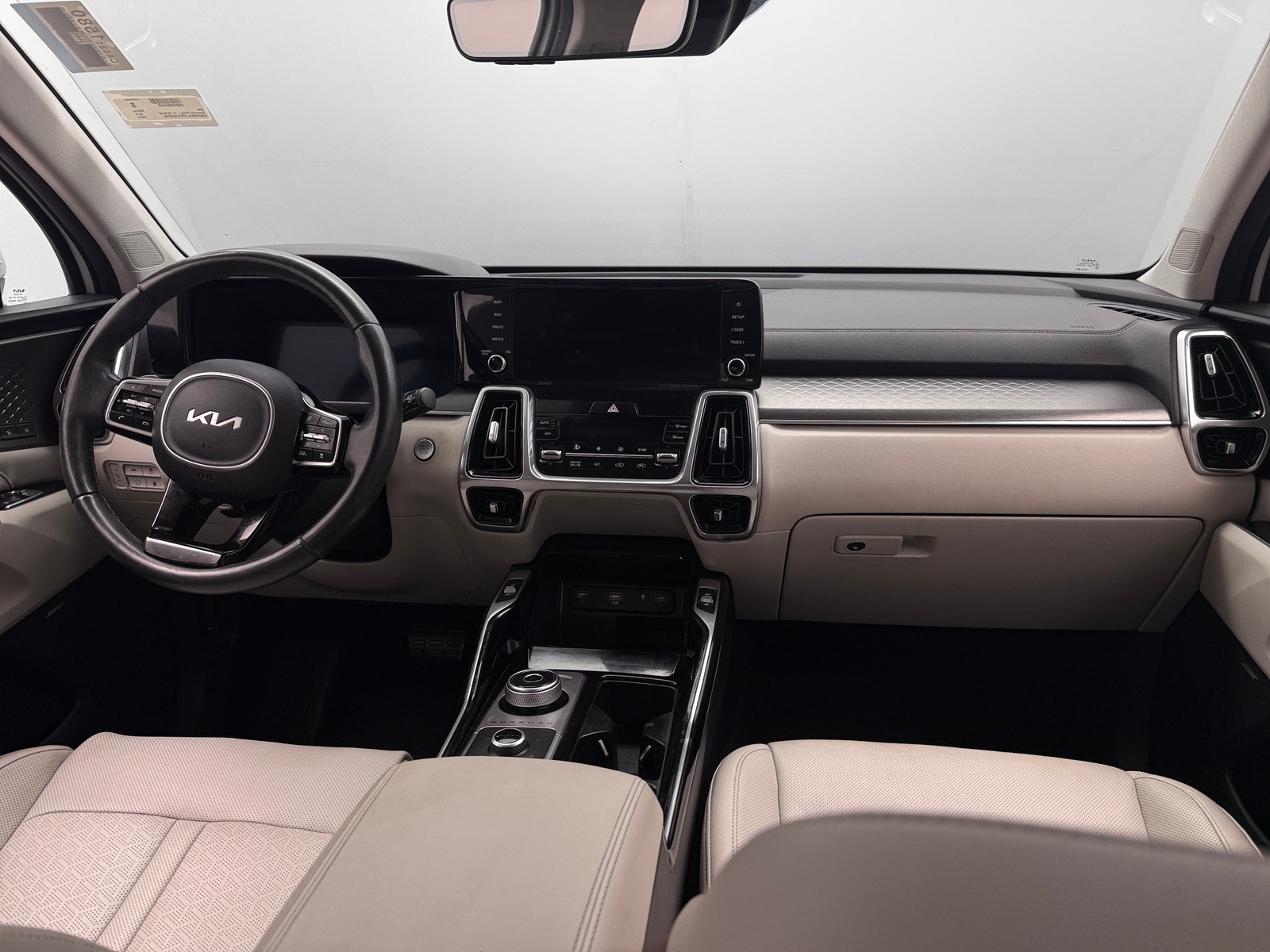 Thumbnail: 2023 Kia Sorento - 2
