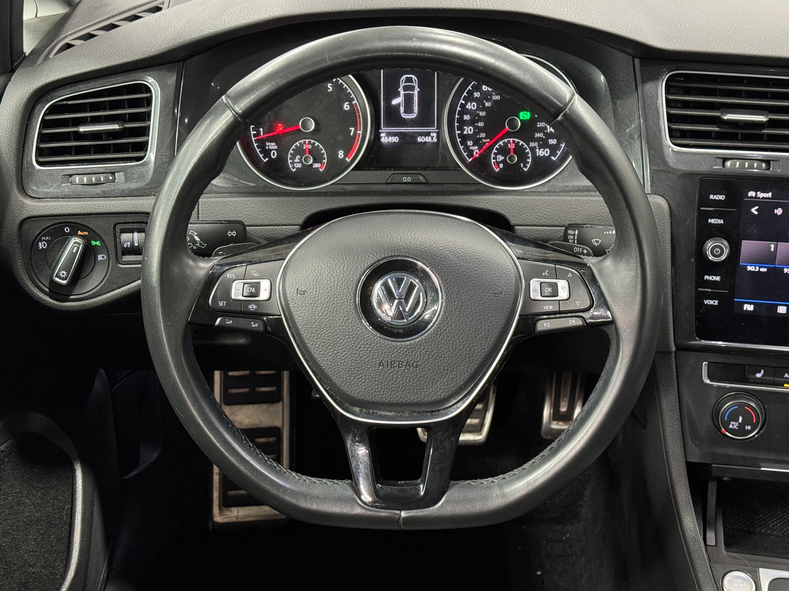 Thumbnail: 2019 Volkswagen Golf - 4