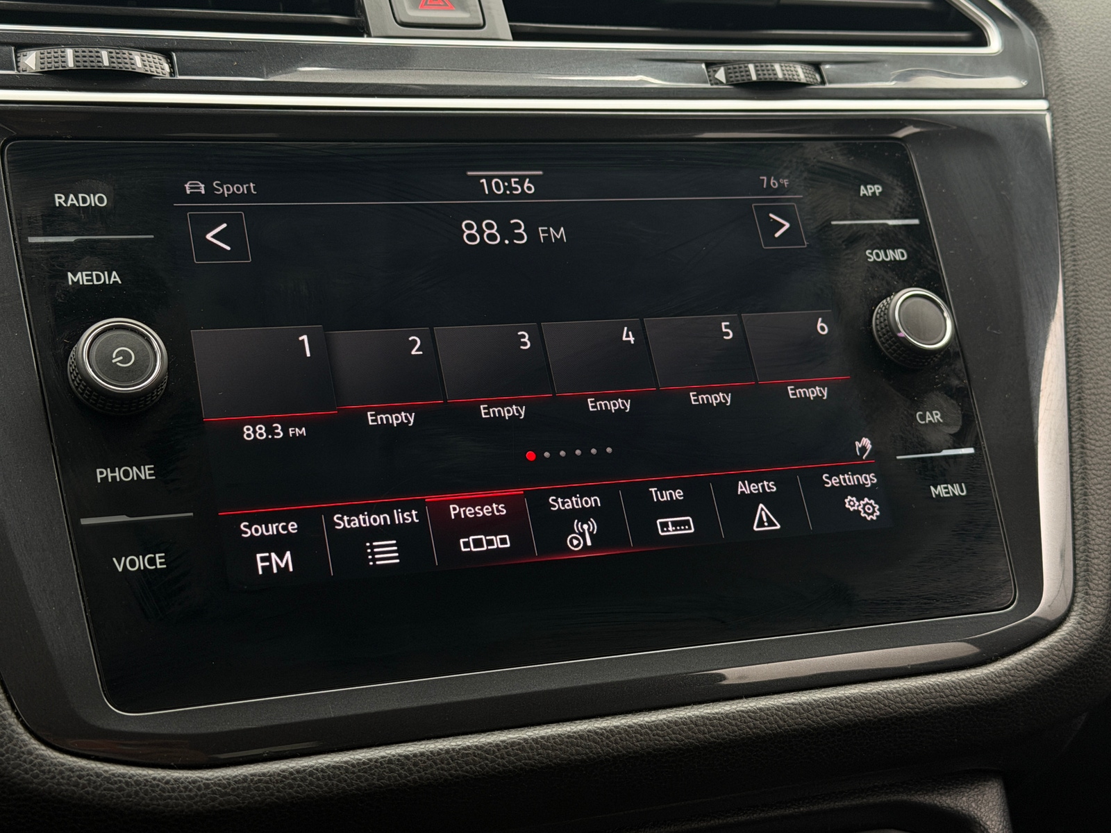 Thumbnail: 2024 Volkswagen Tiguan - 3