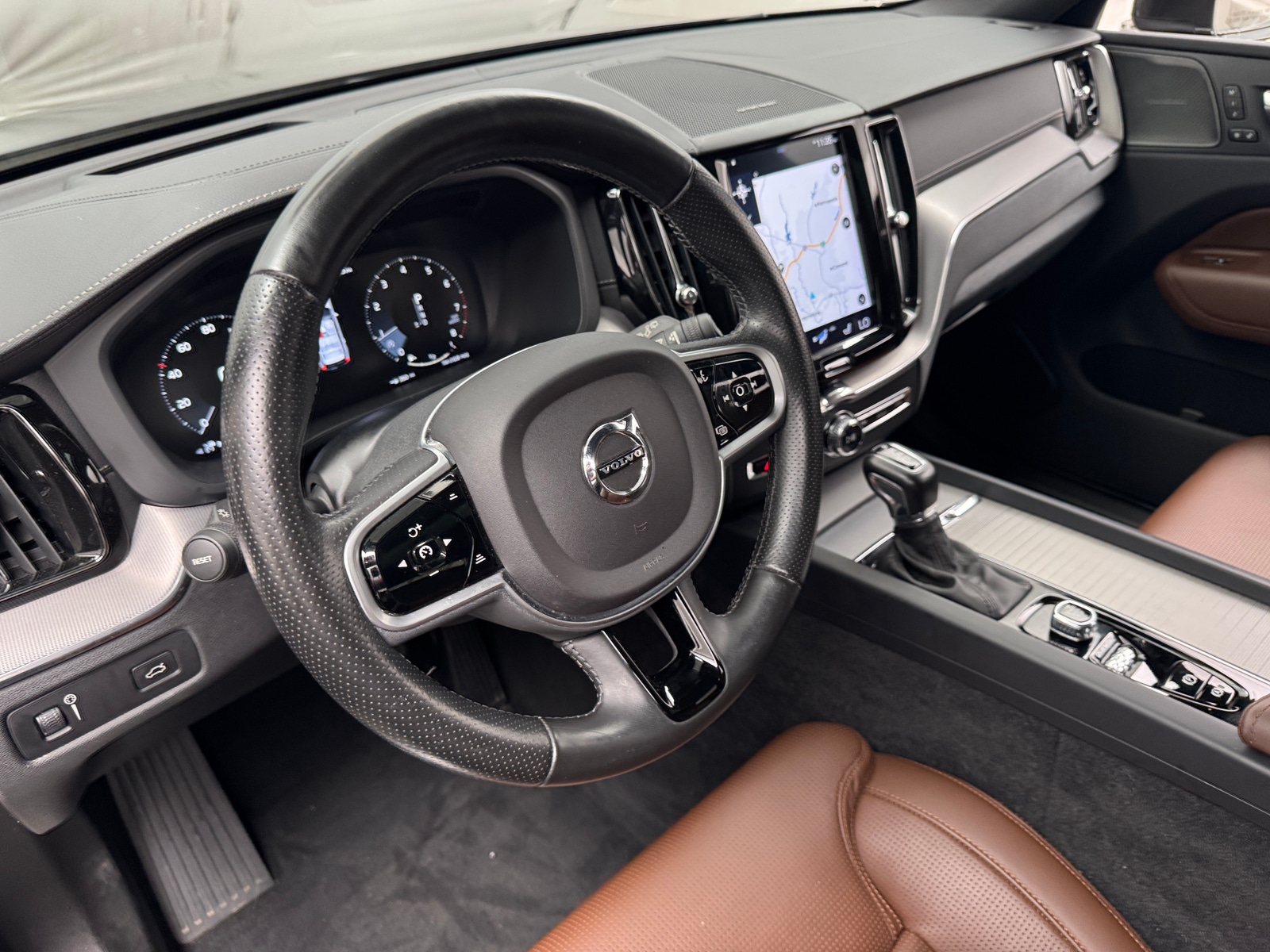 Thumbnail: 2019 Volvo XC60 - 4